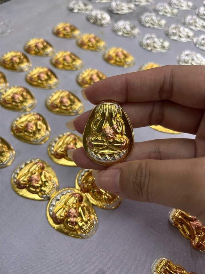 ยกลังลุ้นเนื้อ พระปิดตาปลดหนี้ หนุนดวง หลวงปู่จื่อ