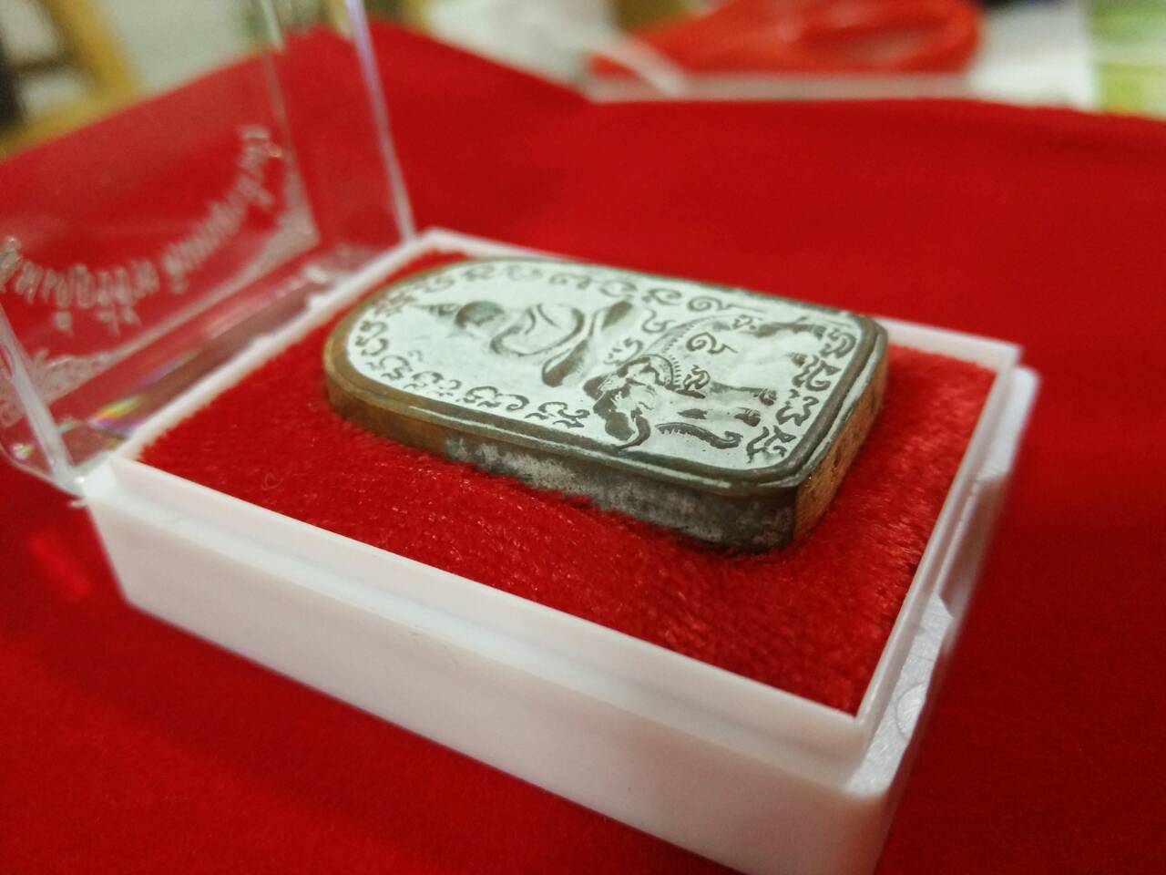 พระพุทธประทับช้าง (โลหะผสมชนวนหล่อโบราณนำฤกษ์ 1ใน99) ลป.ป่วน วัดช้างน้อยปี 59