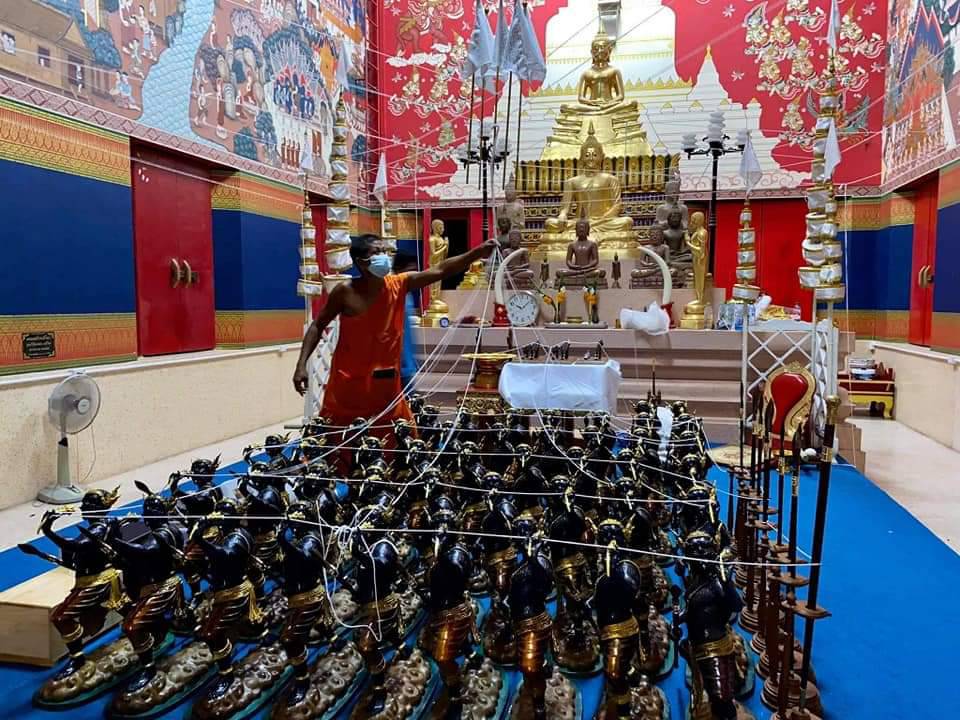 พระพิราพรอน หลวงพ่อเล็กเสก 1 ใน 44 องค์