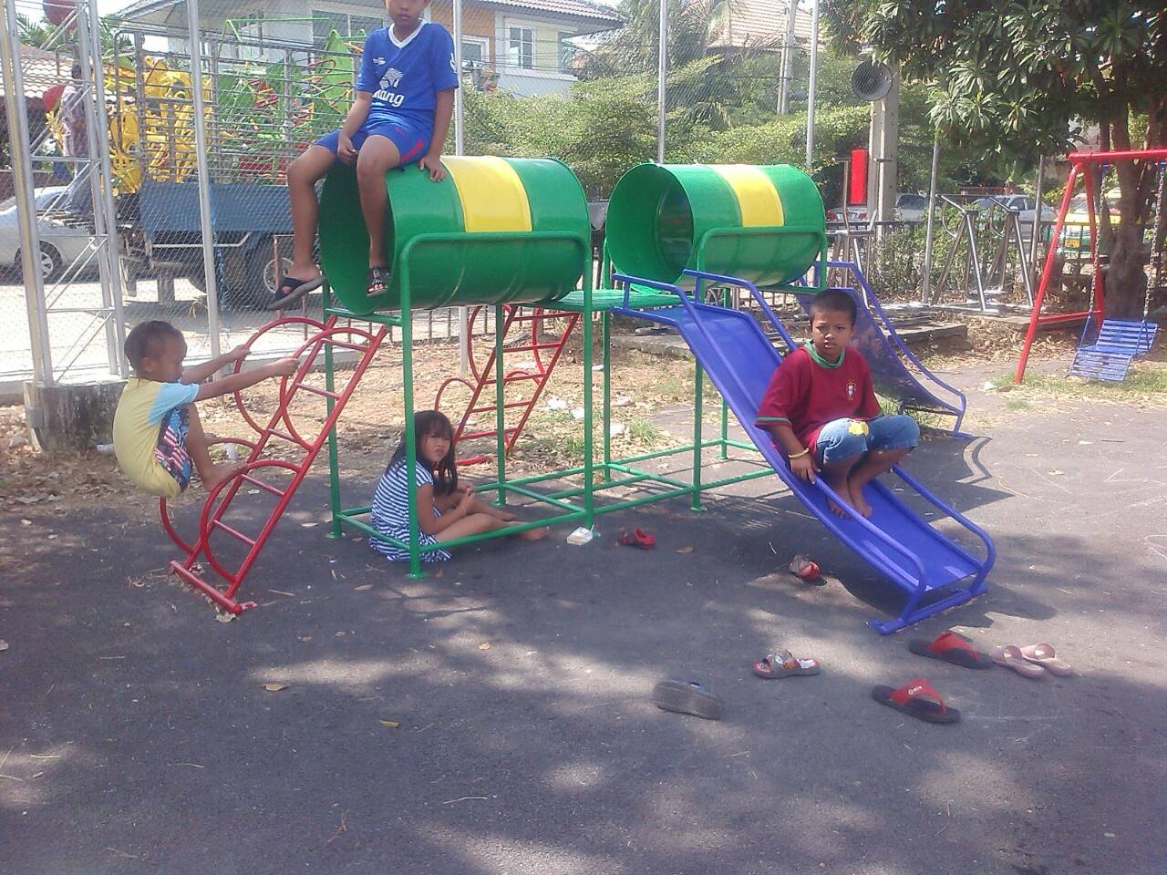 รหัส PG ผลงานติดตั้ง (หมู่บ้านบัวทองพาร์ค5 จ.นนทบุรี) เครื่องเล่นสนามกลางแจ้งสำหรับเด็ก