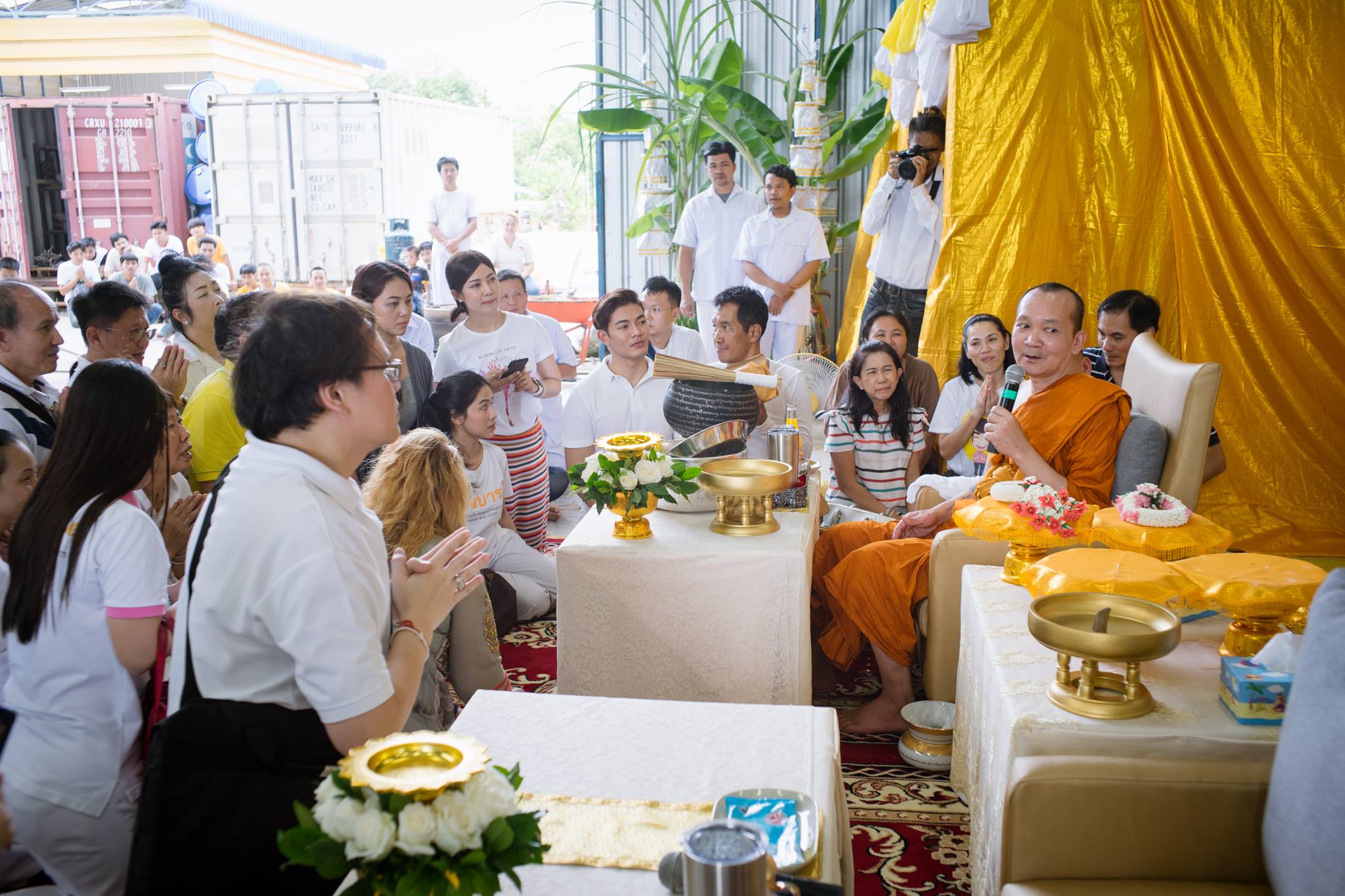 หลวงปู่เทพโลกอุดร อาศรมศรีชัยรัตนโคตร ฐาน 1 ซ.ม. ชุบทอง