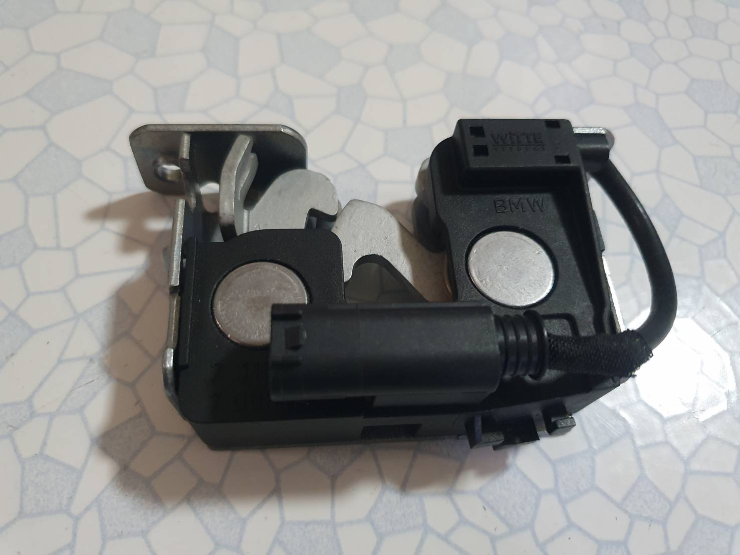 ตัวล็อคฝากระโปรงหน้า BMW Front Hood Latch 5123-7 115 229 อะไหล่แท้