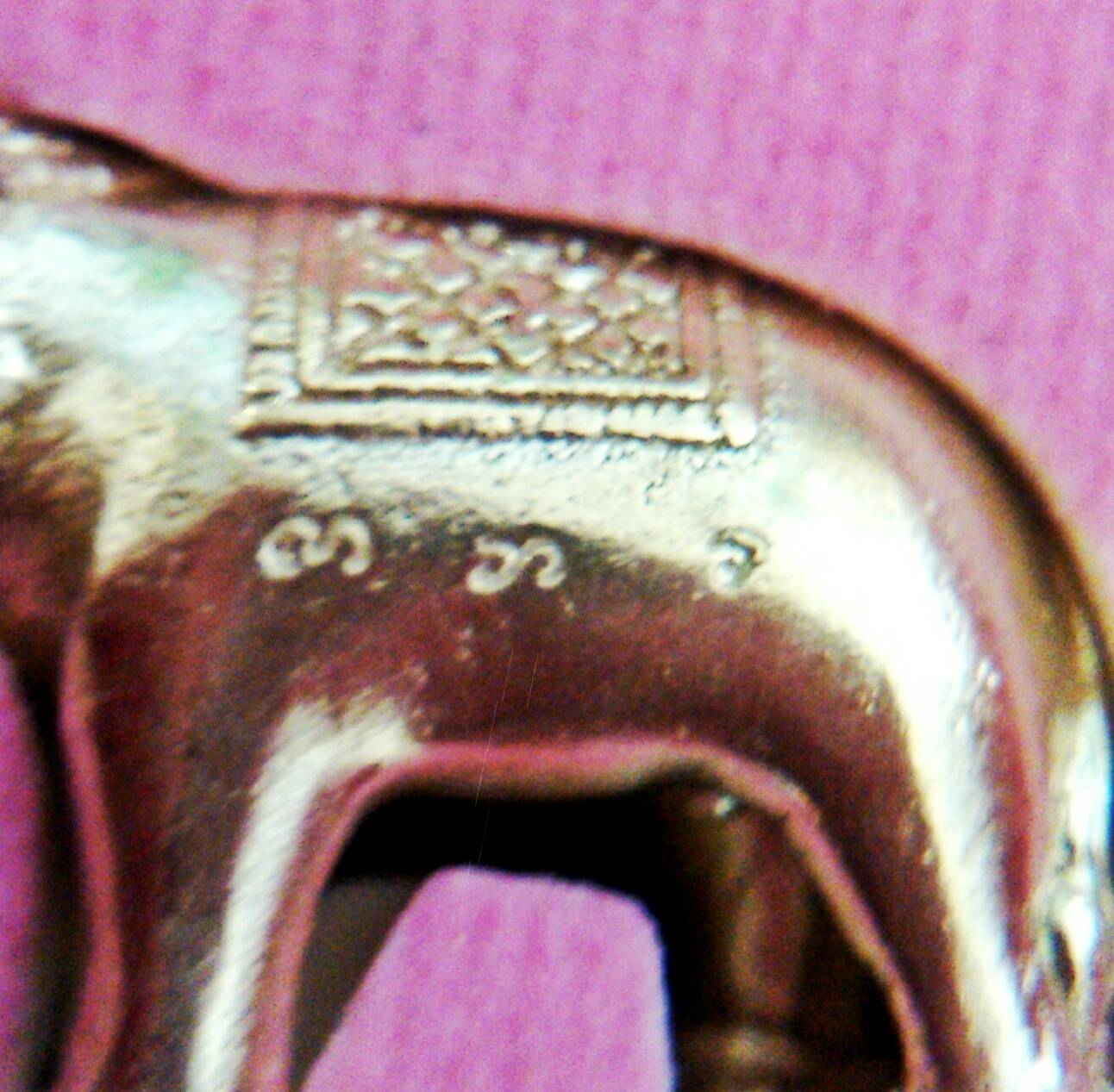 พญาช้างปู้ก่ำงาเขียว เนื้อทองเหลืองนอกปัดเงา (พระอาจารย์เล็กร่วมเสก) วัดพระพุทธบาทถ้ำป่าไผ่