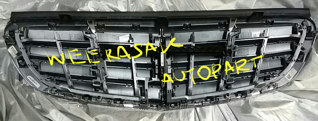 W205 หน้ากระจัง (RADIATOR GRILLE) A205 880 59 01