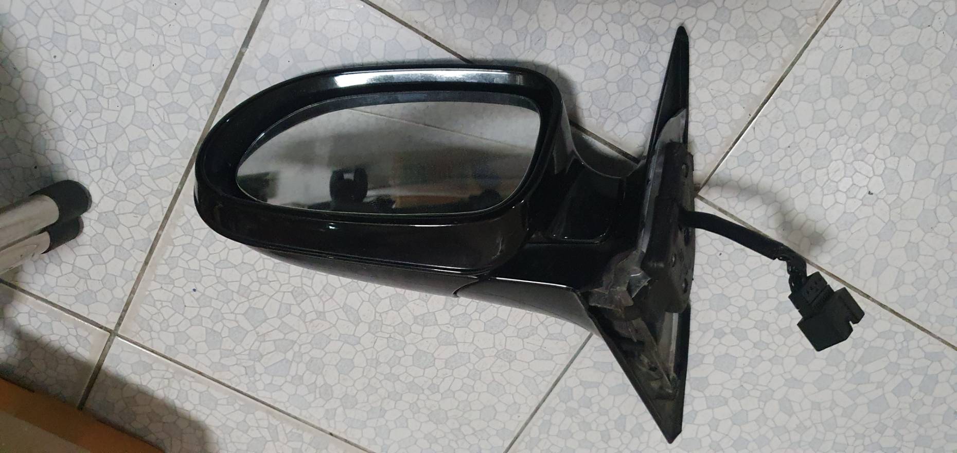 กระจกมองข้าง Benz W209 ข้างซ้าย สีดำ มือสอง เลนส์กระจกไม่แตก ไฟเลี้ยวแตก