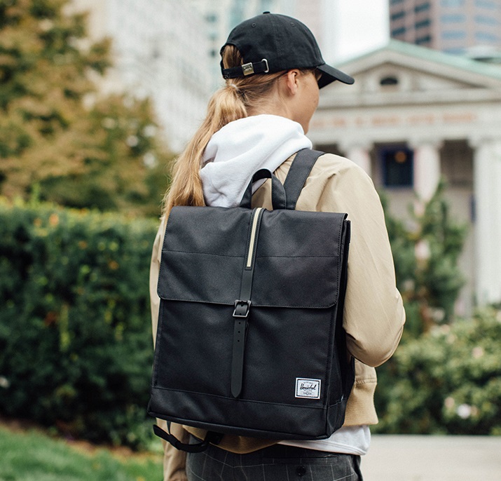 กระเป๋า Herschel City Backpack Mid Volume กระเป๋าเป้ทรงเหลี่ยม เหมาะกับกับใช้ในชีวิตประจำวัน ของแท้ พร้อมส่ง