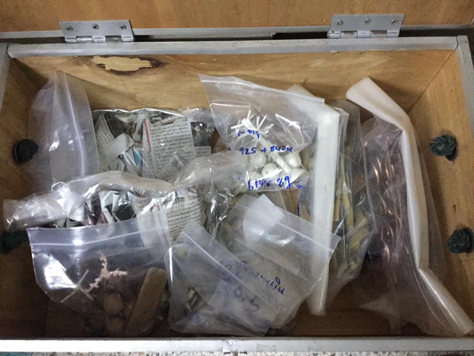 พระสมเด็จมหาสะท้อนทองคำ ปี 59 ขนาด 1 x 0.6 ซม.