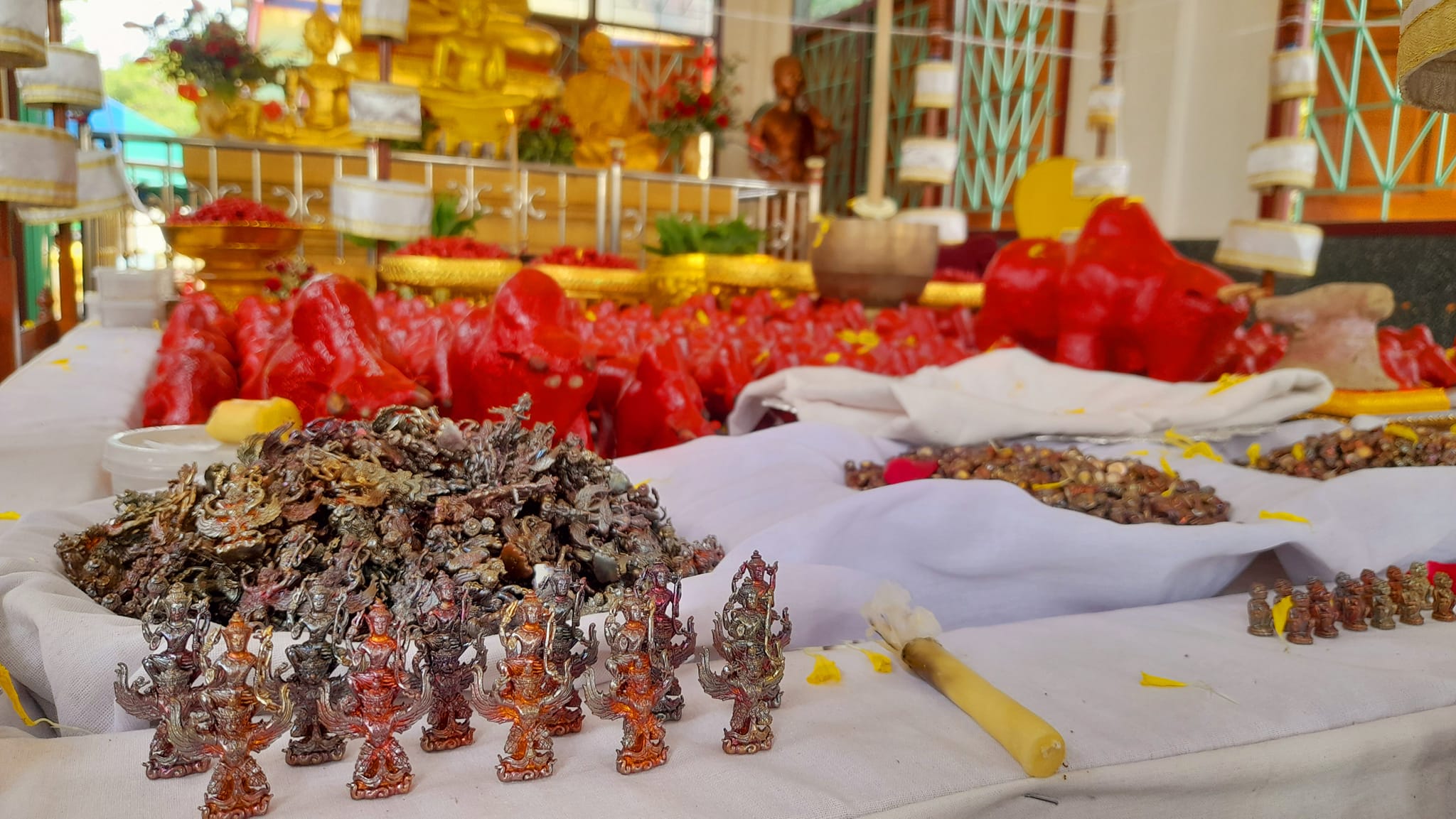 วัวธนูพญาโครัตนมงคล (แบบไม่มีจาร) วัดโพธิผักไห่ หลวงพ่อเล็ก (เลี่ยมกันน้ำ)วัดท่าขนุนพุทธาภิเษก