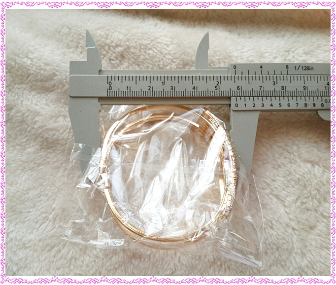 กำไลข้อมือ แฟชั่น สไตล์เกาหลี แบบข้อพับง้างออก ด้านหน้าเป็นแผงคริสตัล