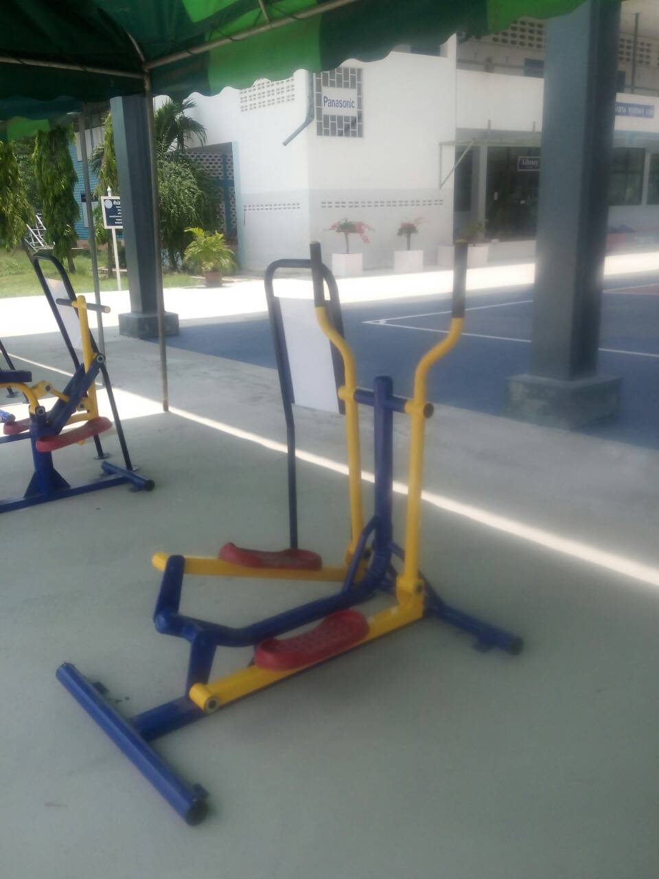 รหัส SM ผลงานติดตั้ง (โรงเรียนชุมชนวัดราษฎร์บำรุง ต.บางปู อ.เมือง จ.สมุทรปราการ) เครื่องออกกำลังกายกลางแจ้ง