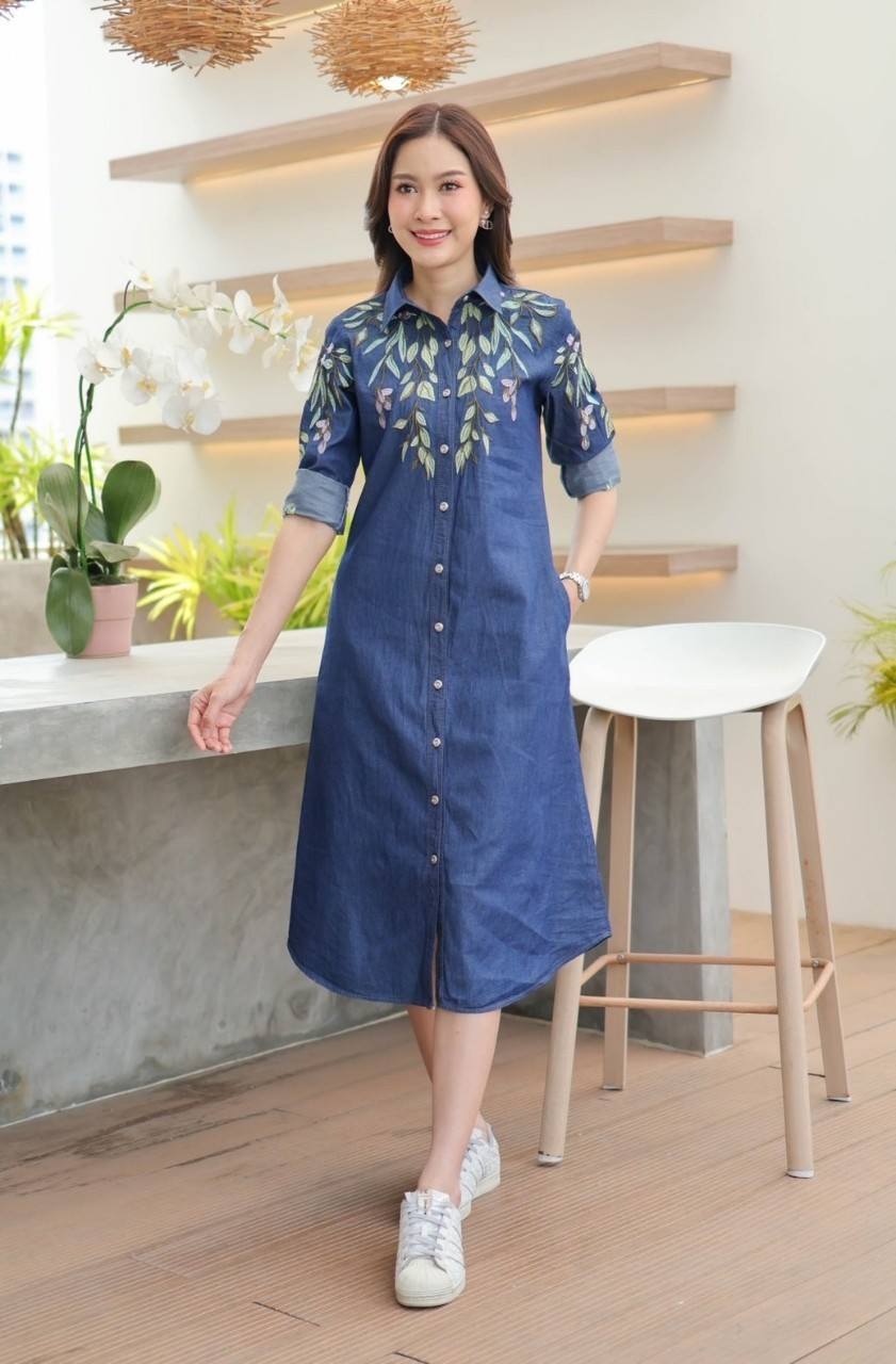 ชุดยีนส์ #8749 เดรสยีนส์ปักลายสวยหรู ผ้ายีนส์เนื้อนิ่มใส่สบาย แบบสวยใส่ได้หลายโอกาส