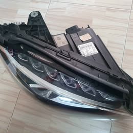 โคมไฟหน้า ข้างขวา มือสอง Benz W205 A2058201461 สภาพดี ขาครบ หน้าไม่แตก มีรอยนิดหน่อย