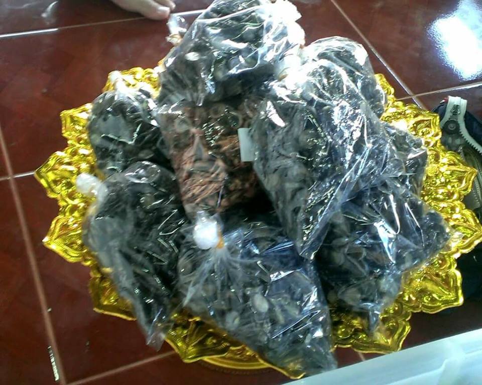 หุ่นพยนต์ขุนศึกพรหมมหาราชปราบขอม ลพ.หนุน ปี 59 อุดมวลสารใต้ฐาน