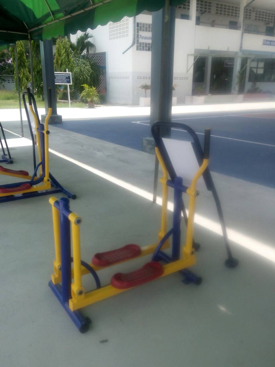 รหัส SM ผลงานติดตั้ง (โรงเรียนชุมชนวัดราษฎร์บำรุง ต.บางปู อ.เมือง จ.สมุทรปราการ) เครื่องออกกำลังกายกลางแจ้ง