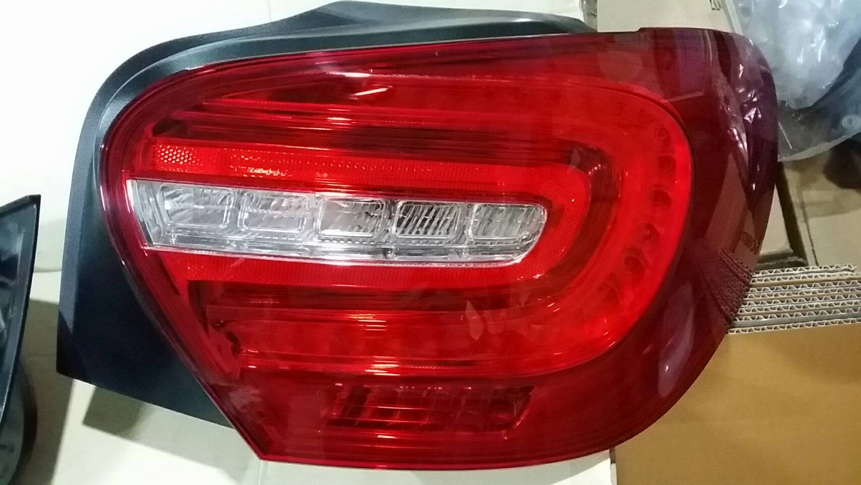 ไฟท้าย Benz W176