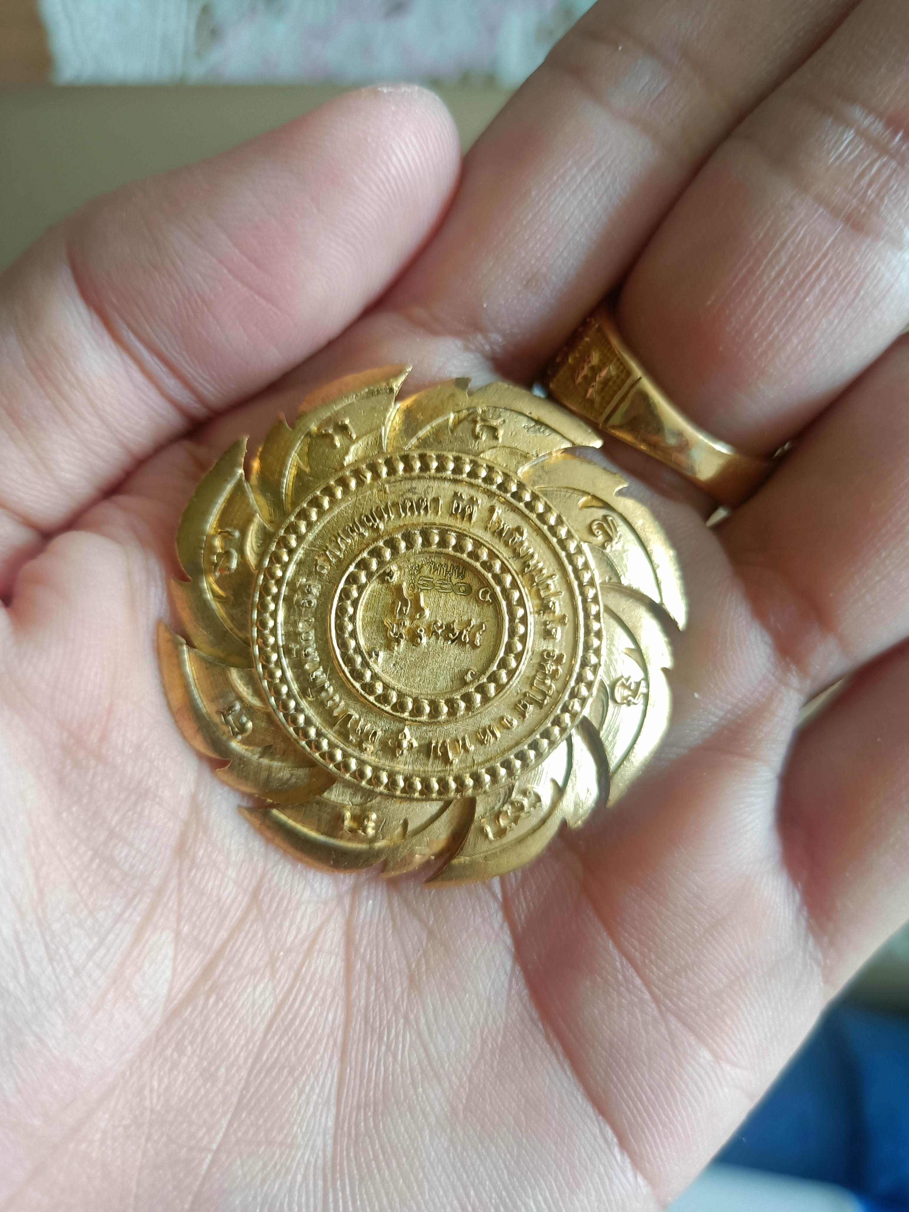 จักรมหาจักรพรรดิ หลวงพ่อหนุน