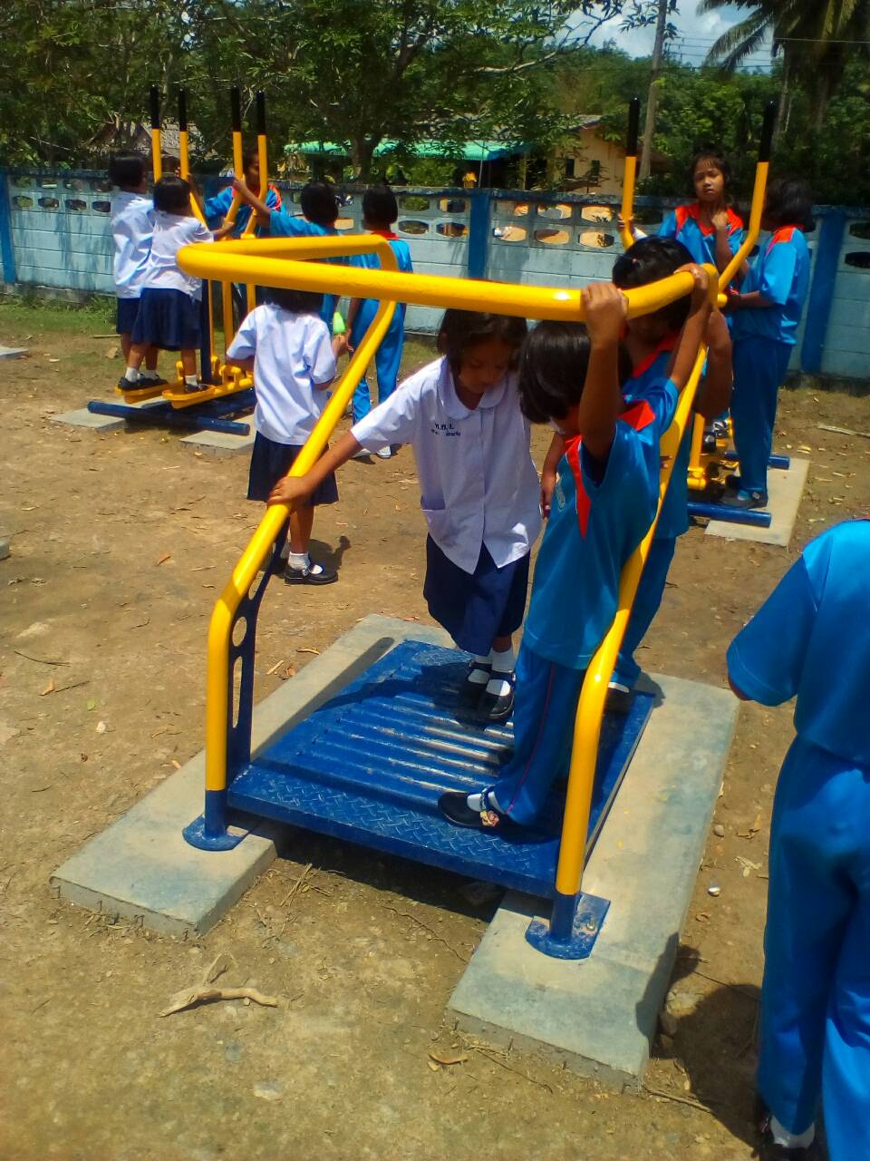 รหัส SM ผลงานติดตั้ง (หมู่5 ต.บางดี จ.ตรัง) เครื่องออกกำลังกายกลางแจ้ง