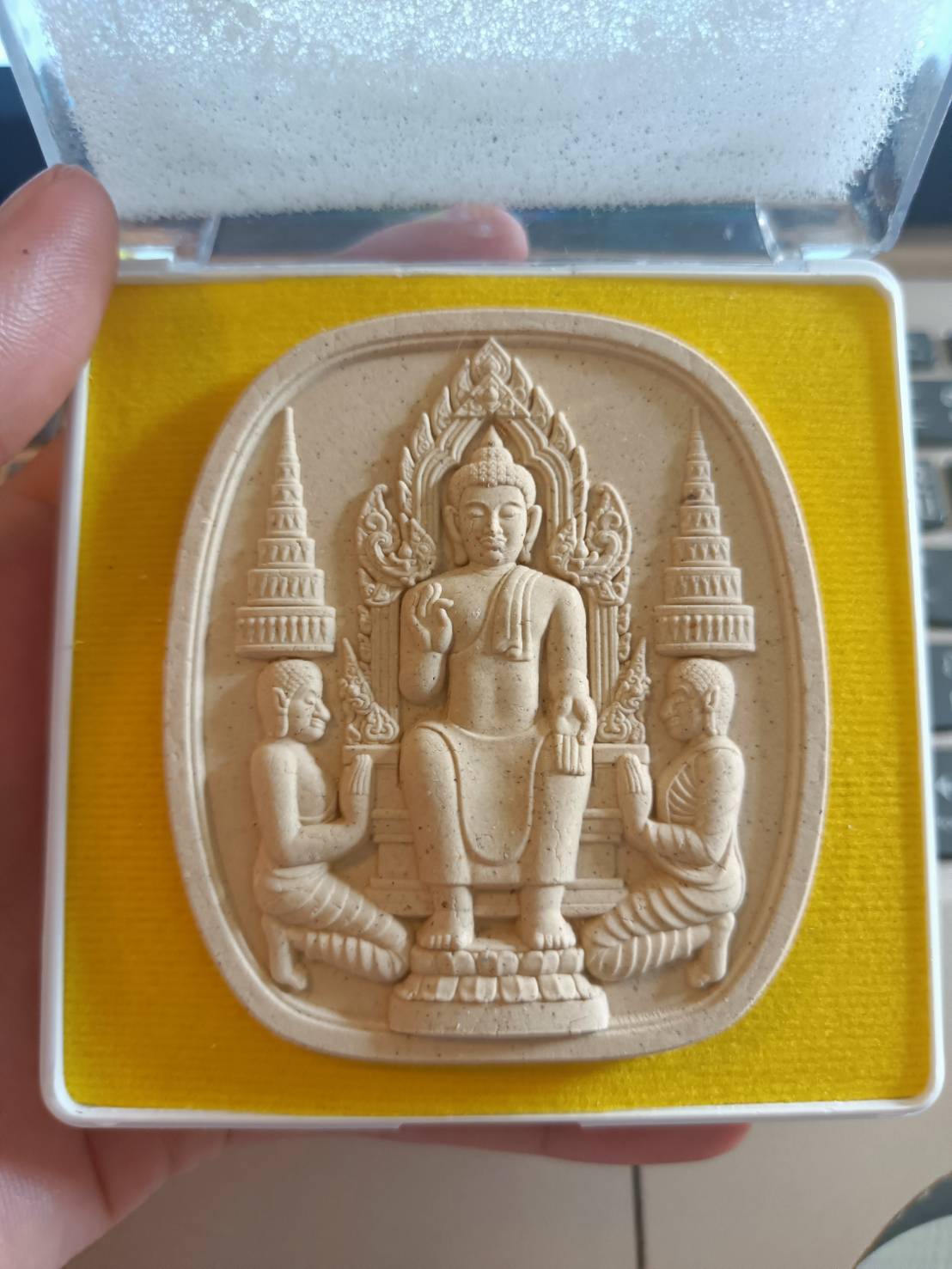 พระยอดขุนพลกาญจนบุรี เนื้อผงสีขาว แก่ผงวิเศษ (พิมพ์ใหญ่) วัดท่าขนุน ปี 65
