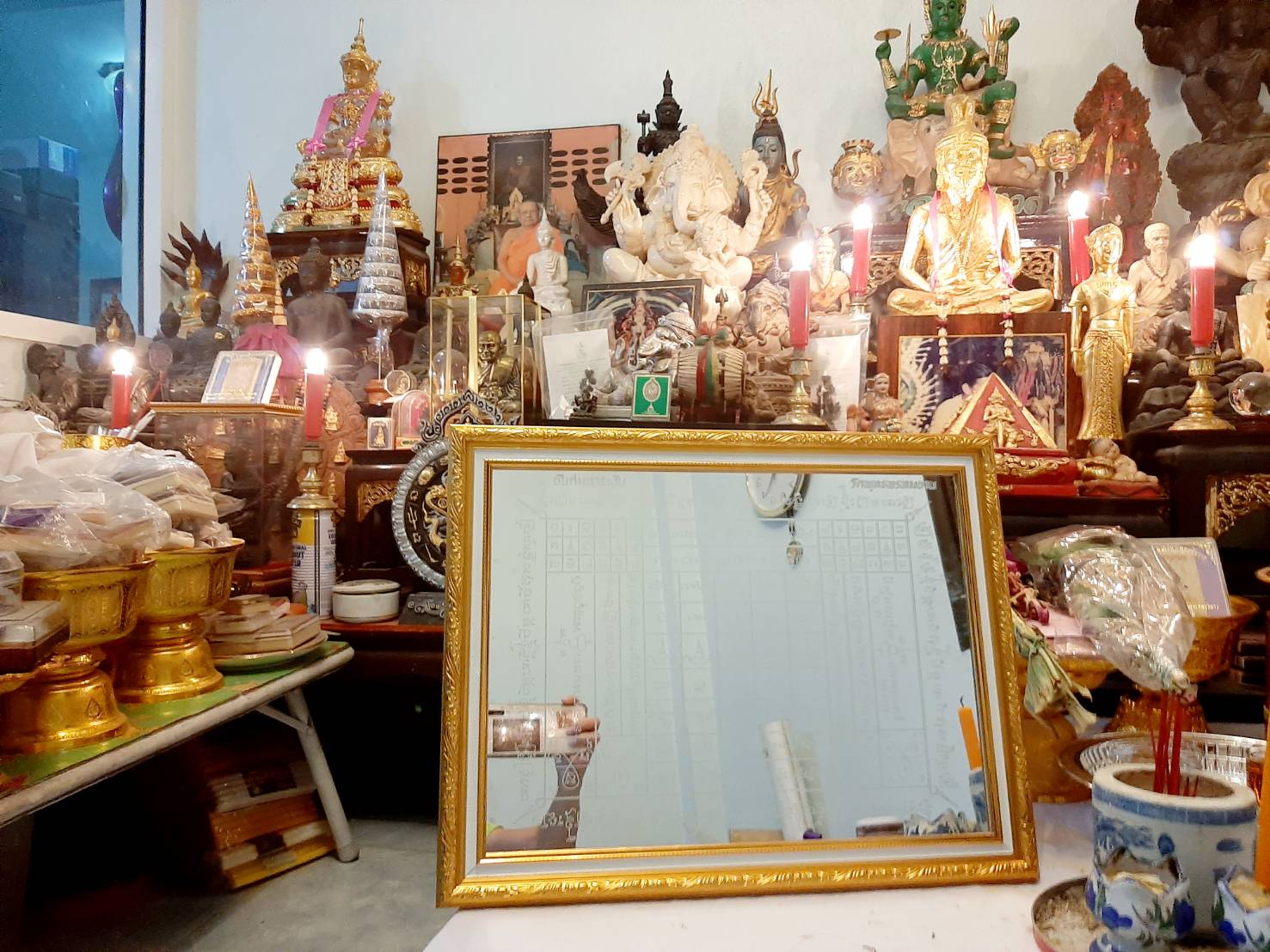 แผ่นยันต์มหาระงับ (กระจก) 1 ใน 86 บาน วัดพุทธพรหมยาน ลพ.เล็กร่วมเสก