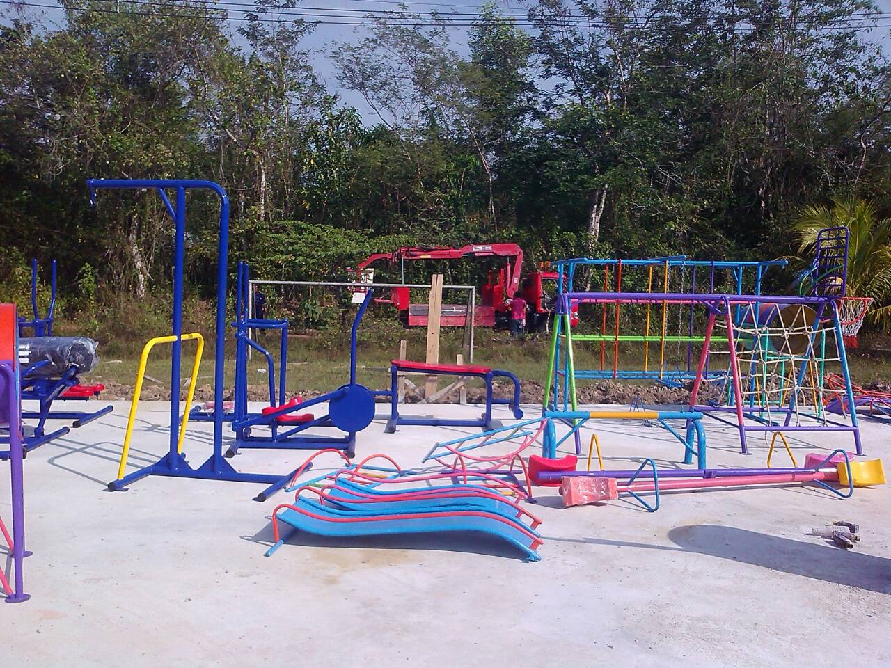รหัส PG ผลงานติดตั้ง (ลานกีฬาห้วยนาง อ.ห้วยยอด จ.ตรัง) เครื่องออกกำลังกายเด็ก