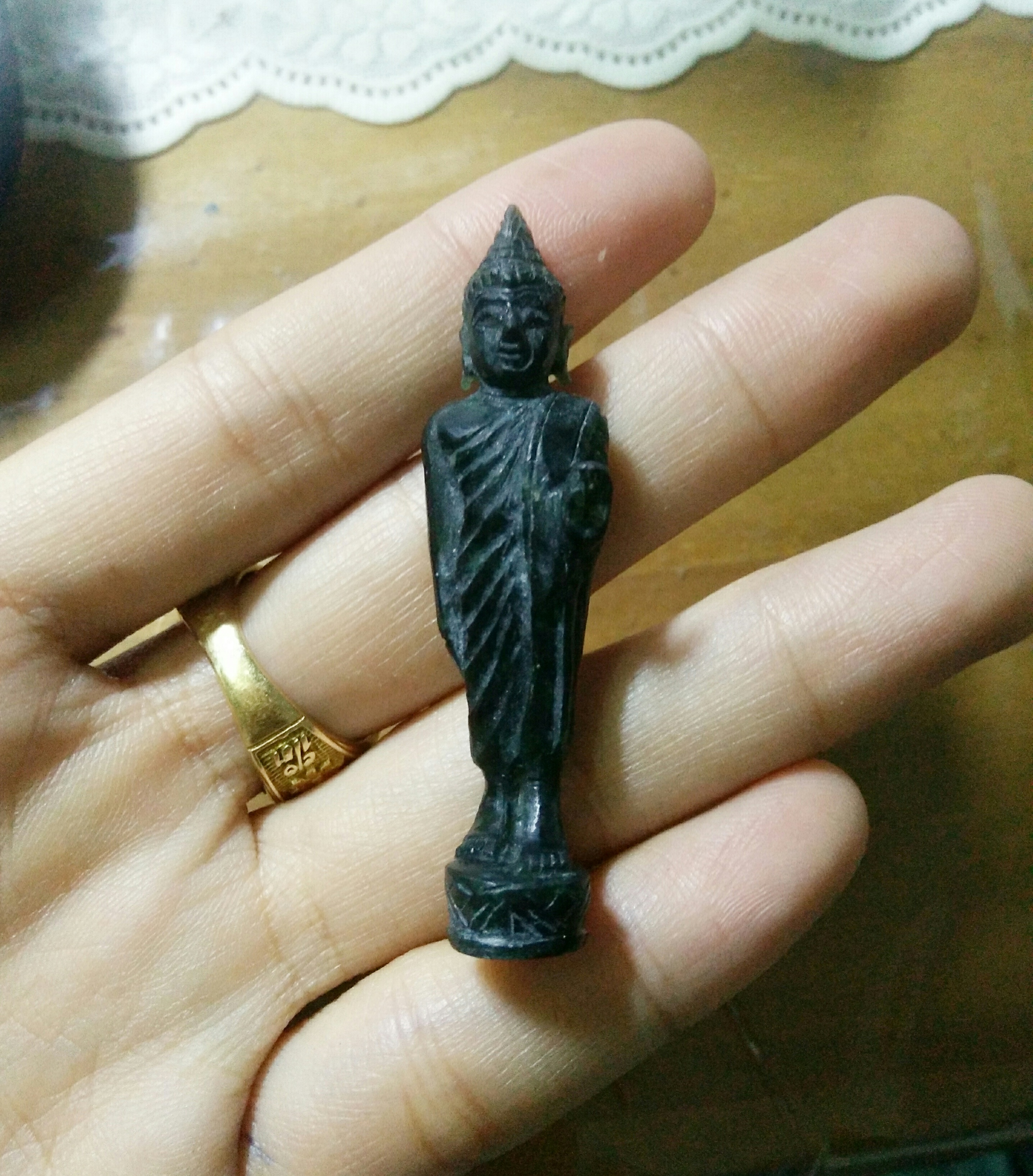 สมเด็จพระพุทธกัสสปสัมมาสัมพุทธเจ้าปางลีลาประทานพร ลพ.เล็ก วัดท่าขนุน แกะจากหินเขียวแม่น้ำโขง