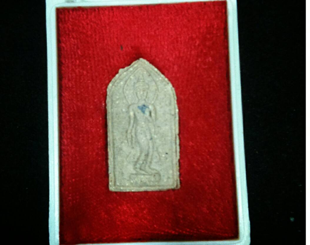 พระผงฝังแร่โคตรเศรษฐี แม่ชีประทุม โชติอนันต์ ปี 39