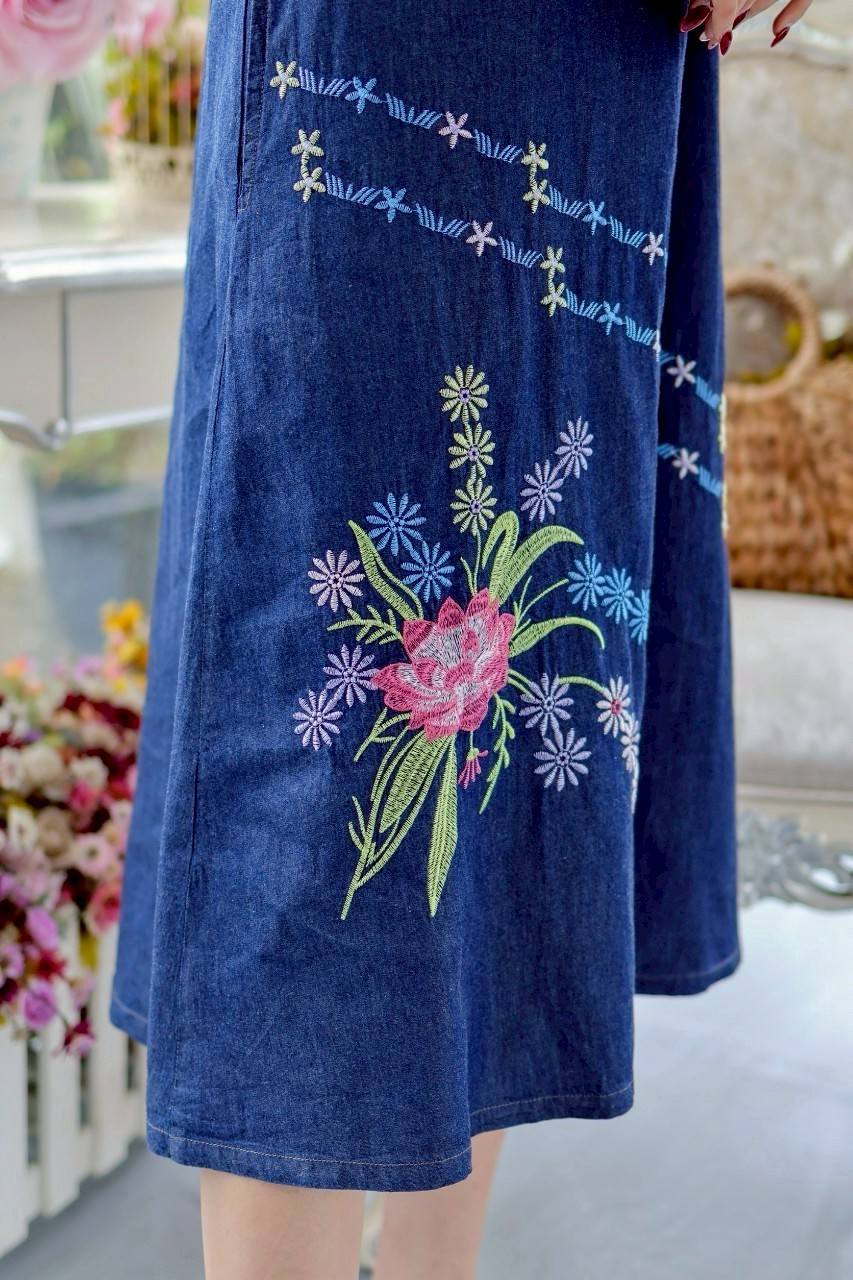 เดรสยีนส์ #8745 ชุดยีนส์ปักลายดอกไม้สวยหรู ผ้ายีนส์เนื้อนิ่มใส่สบายไม่ร้อน แบบสวย ใส่ได้หลายโอกาส