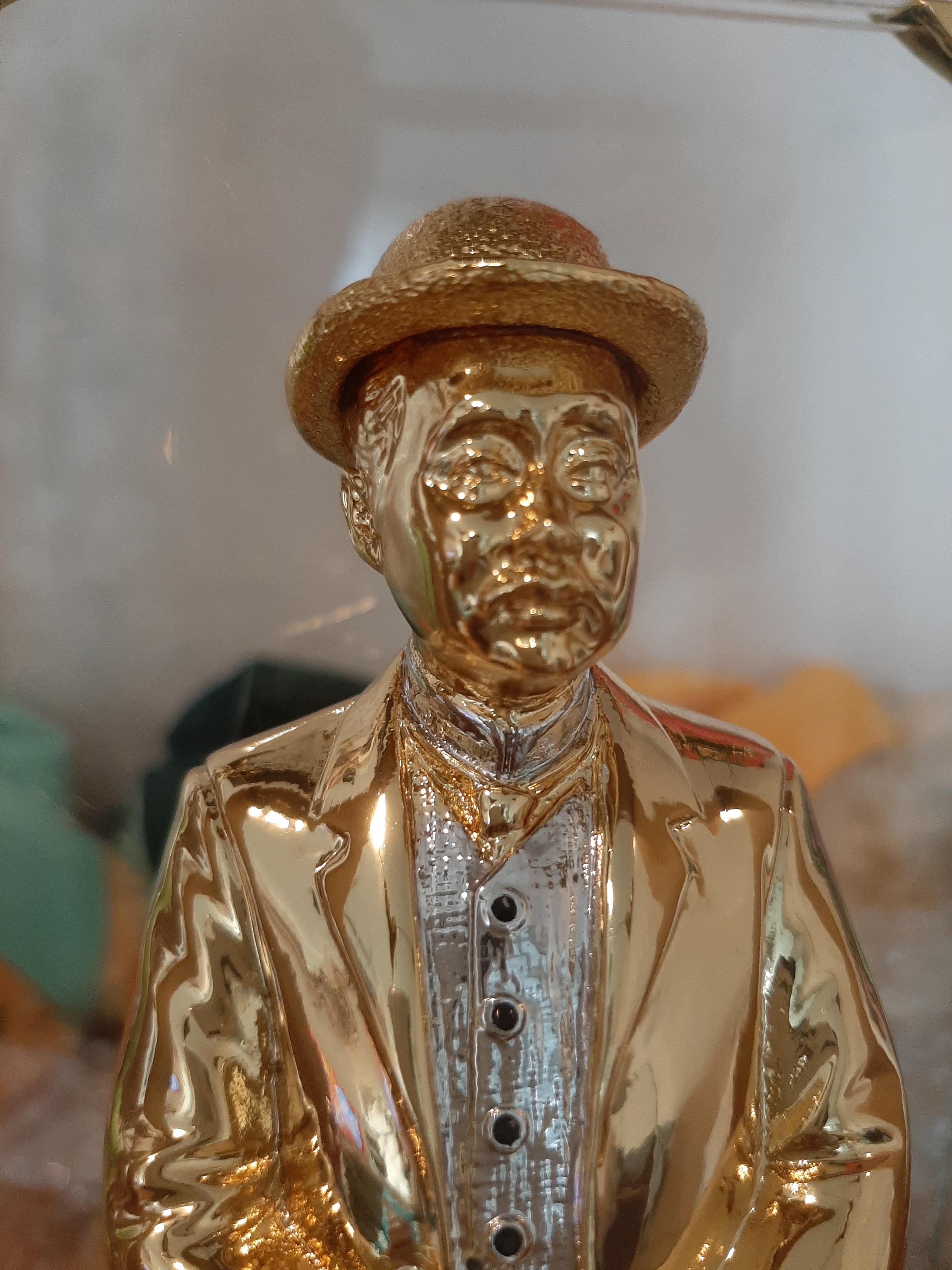 เศียรปู่แก่ประดับคริสตัสแท้ เข้าพิธีสวดคาถาเงินล้าน 108 จบ