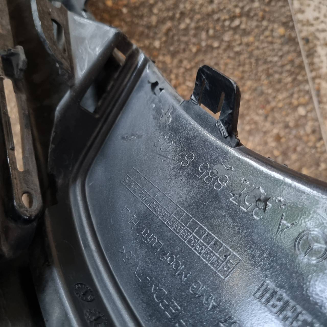 กันชนหน้า Mercedes Benz CLS A 257 885 88 03 ขายตามสภาพครับ