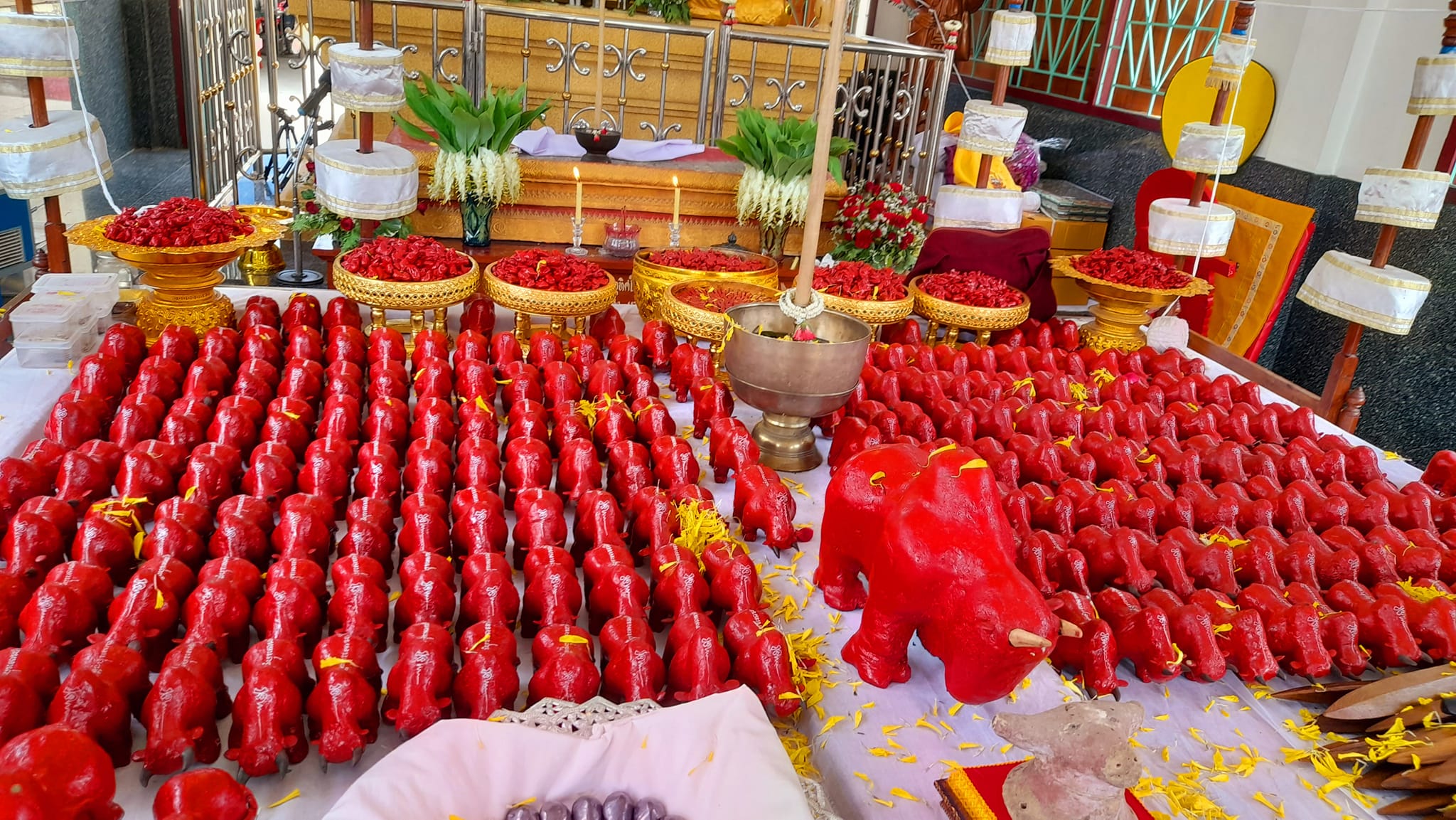 วัวธนูพญาโครัตนมงคล (แบบไม่มีจาร) วัดโพธิผักไห่ หลวงพ่อเล็ก (เลี่ยมกันน้ำ)วัดท่าขนุนพุทธาภิเษก