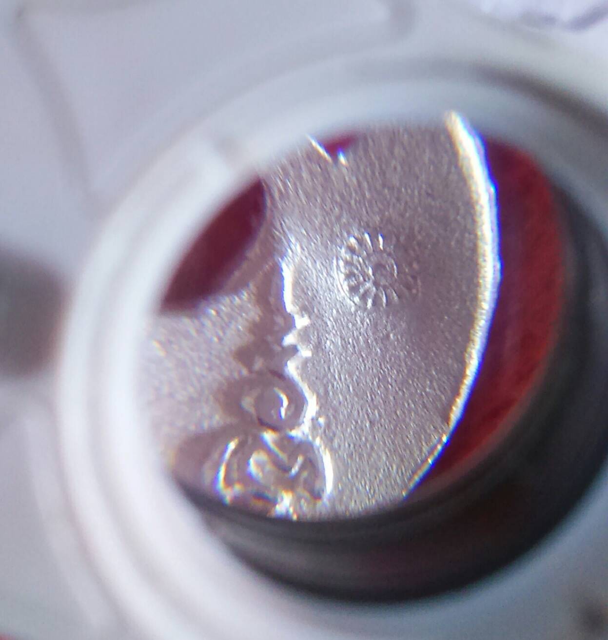 ครุฑเนื้อเงิน (ด้านหลัง ร.๕) ย้อนยุค ปี 37 รุ่น โคตรรวย พิเศษเจิมและเสกซ้ำโดย อ.วราห์ วัดโพธิทอง