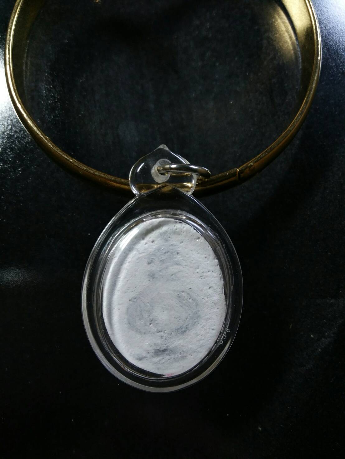 พระผงจักรพรรดิ ลป.เทพโลกอุดร วัดถ้ำเมืองนะ หลังจาร ผิวด้านหน้าพิเศษระยิบระยับ