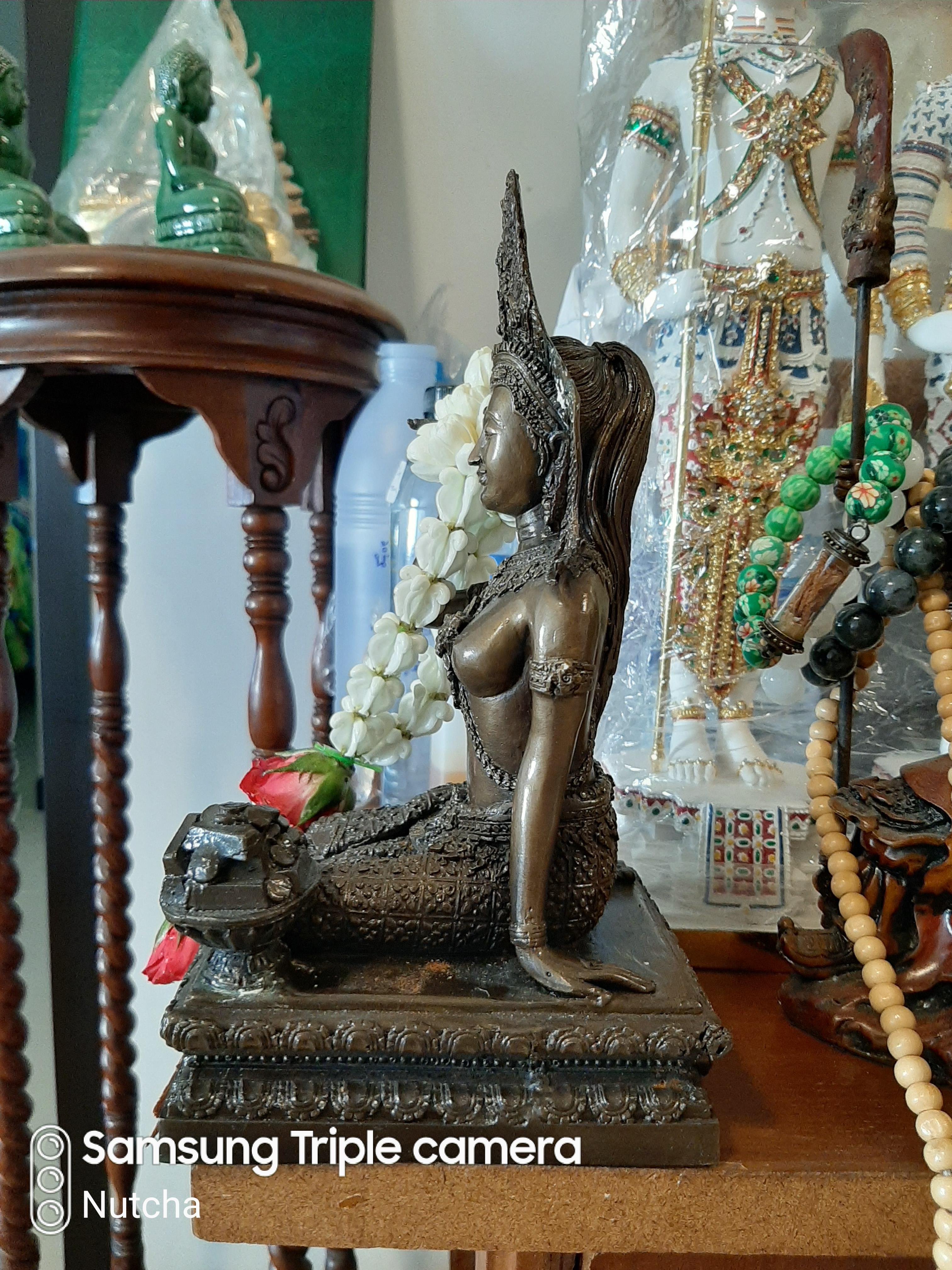 แม่นางกวัก หลวงปู่หงษ์ สุสานทุ่งมน