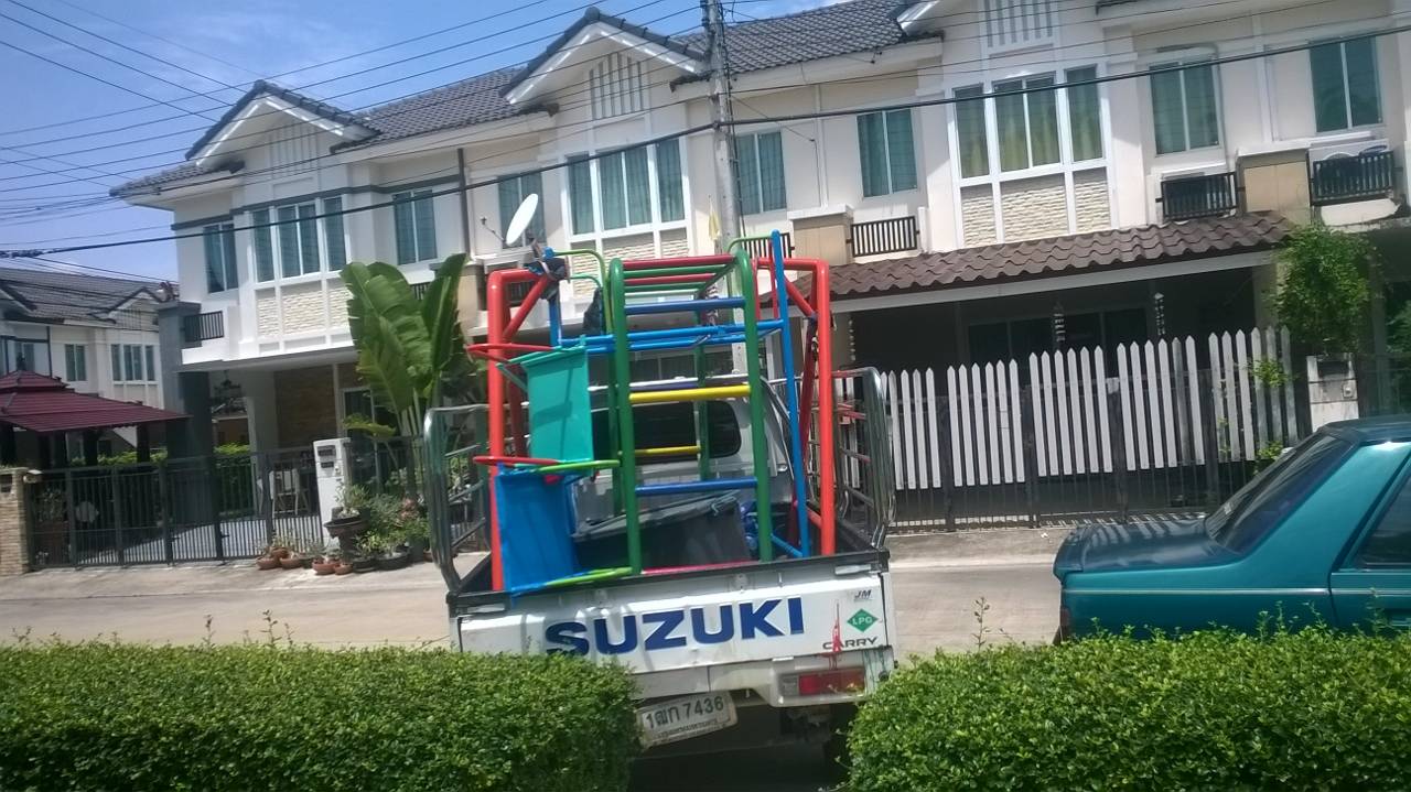 เครื่องออกกำลังกายกลางแจ้งสาธุประดิษฐ์