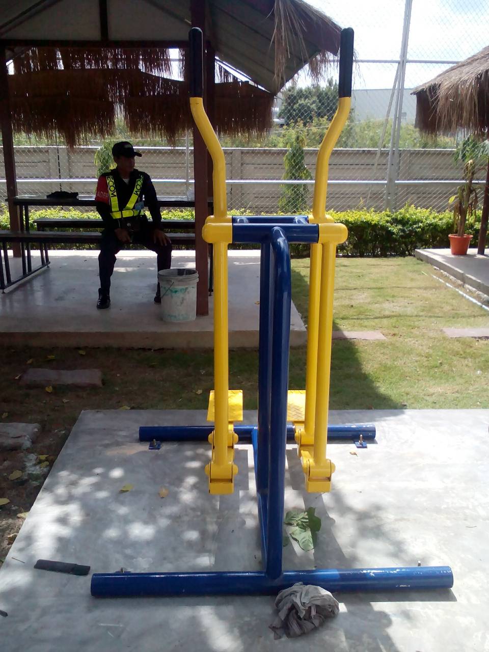 รหัส SM ผลงานติดตั้ง (สถานีตำรวจภูธรปลวกแดง จ.ระยอง) เครื่องออกกำลังกายกลางแจ้ง