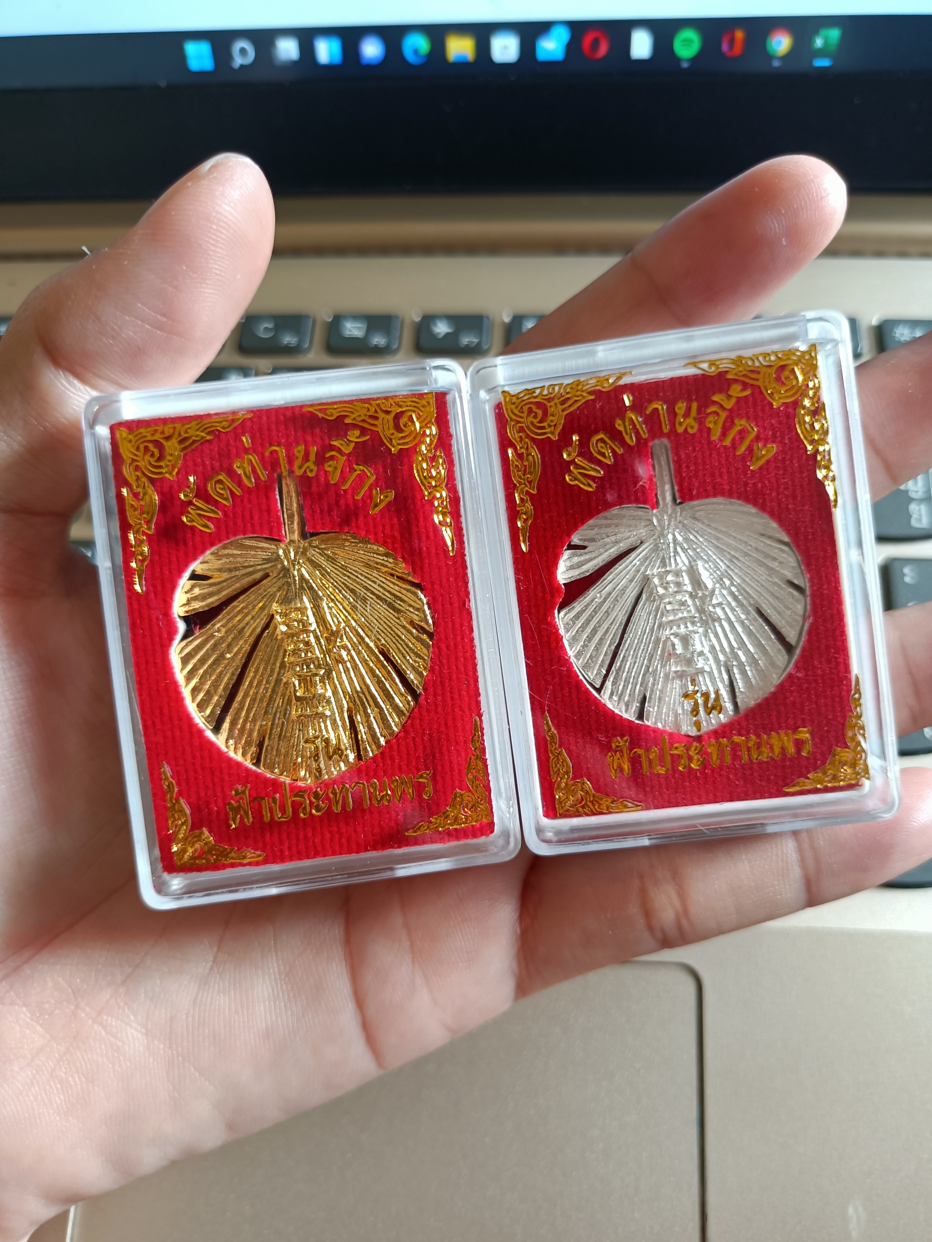 พัดท่านจี้กงชุบทอง ลพ.บ๊ะ วัดโพธิลังกา