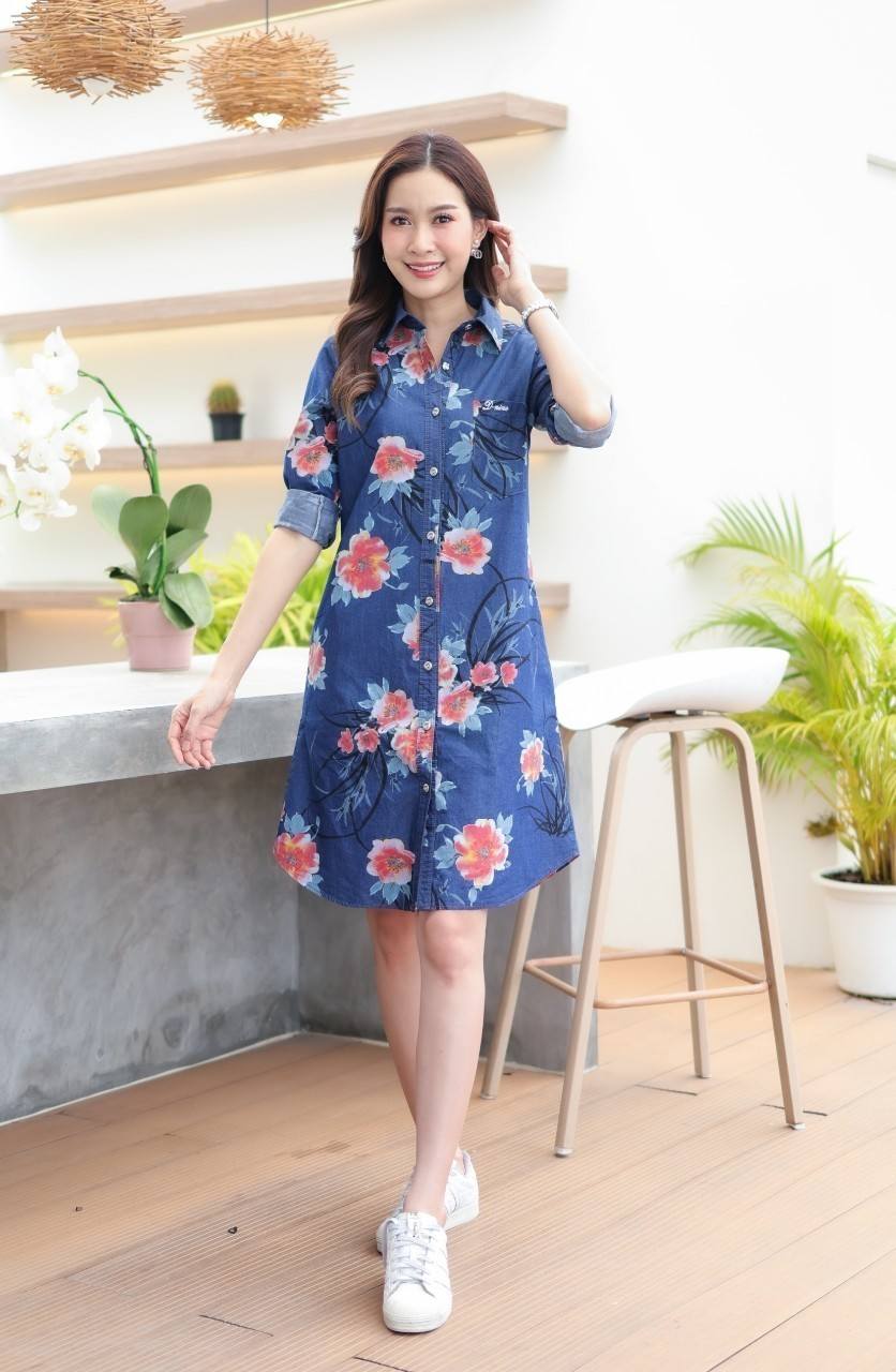เดรสยีนส์ # 8825 ชุดยีนส์แบบสวยพิมพ์ลายสดใสสวยมาก ผ้ายีนส์ไม่หนา ใส่สบาย แบบสวยใส่ได้หลายโอกาส