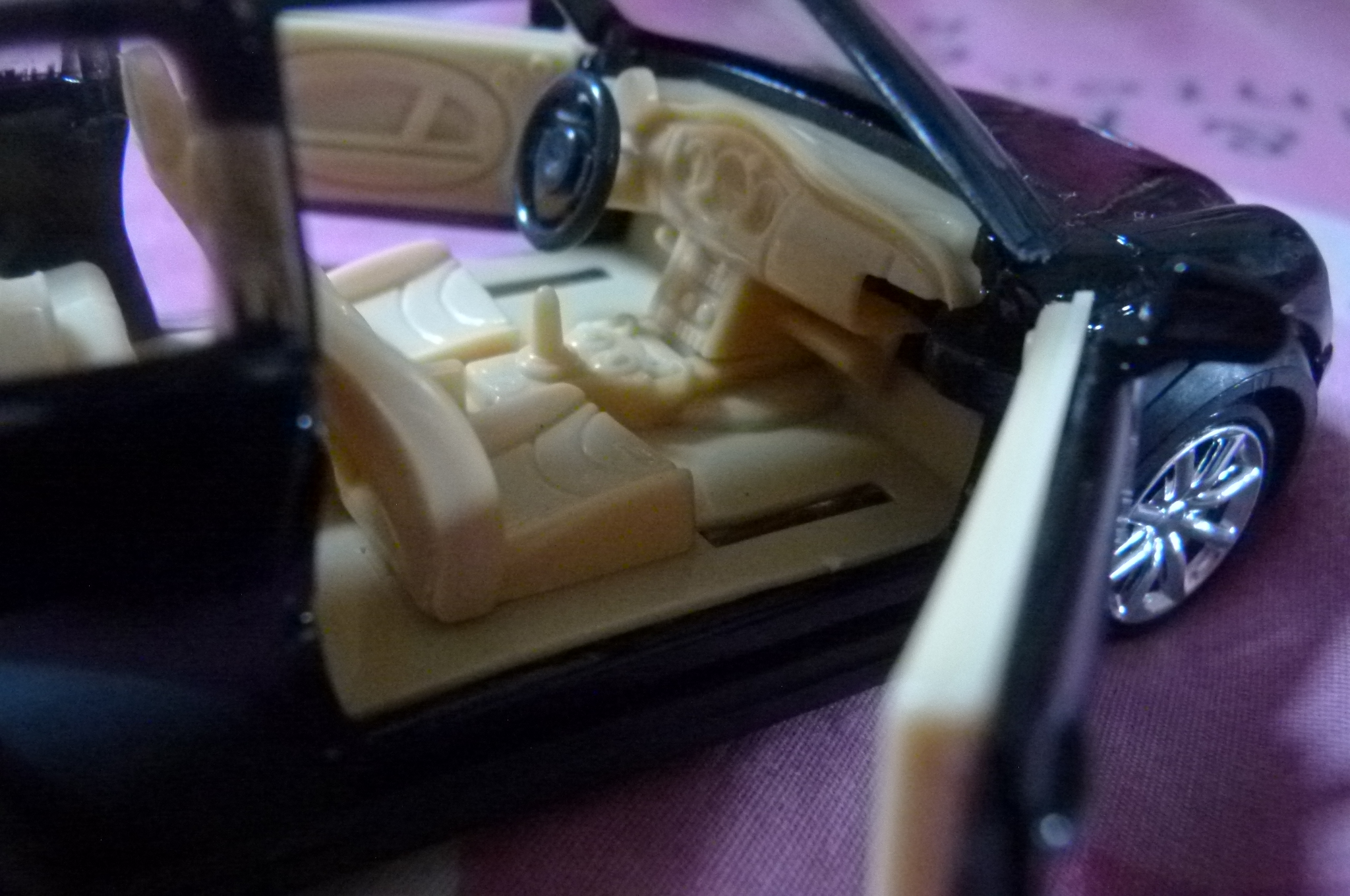 รถเหล็ก ตั่งโชว์ เปิดประตู ซ้าย และ ขวา ได้ ครับๆ 450.- ส่งฟรี EMS