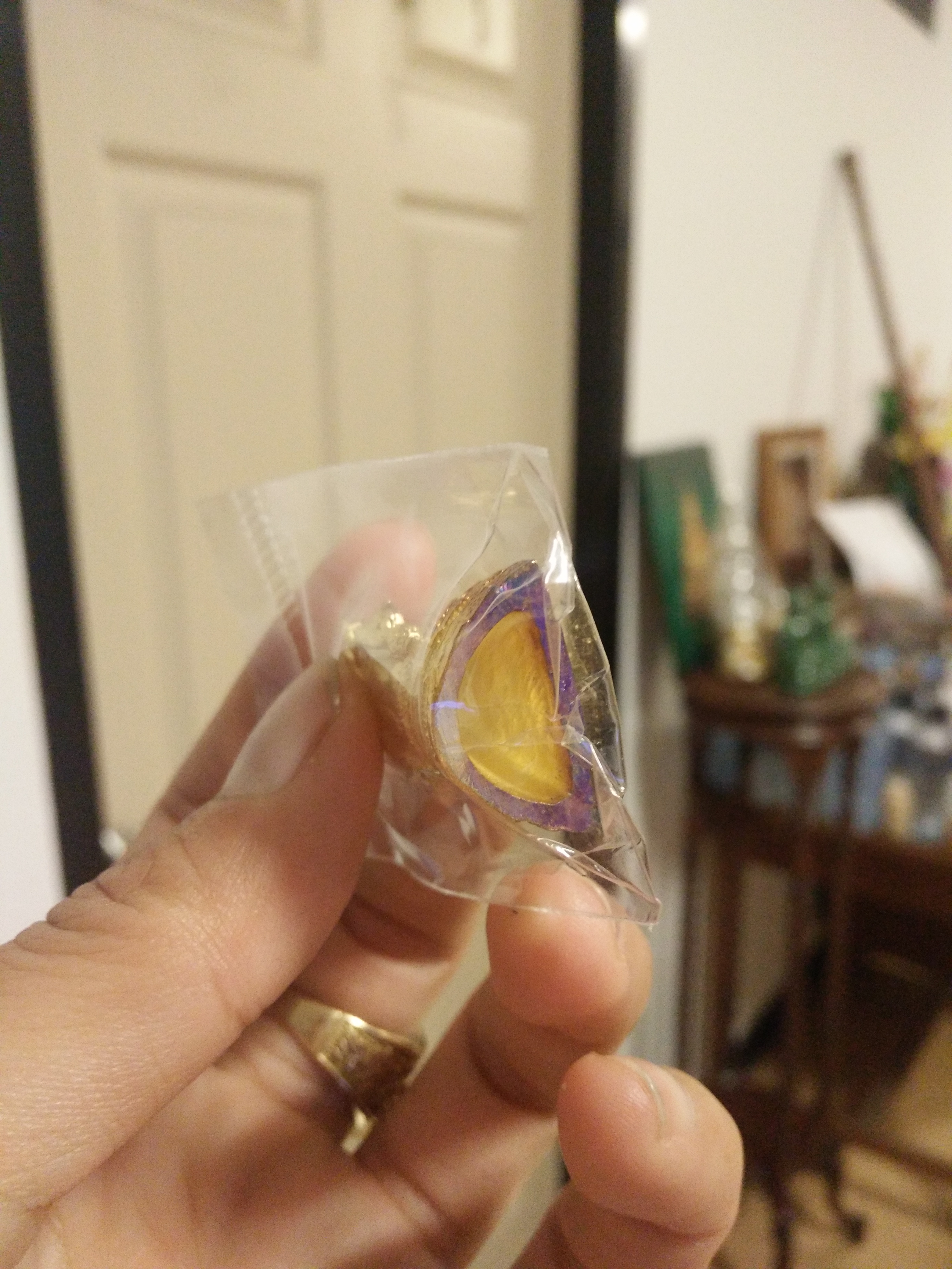 สมเด็จองค์ปฐมลอยองค์ ชุบทองพ่นทราย วัดท่าขนุน