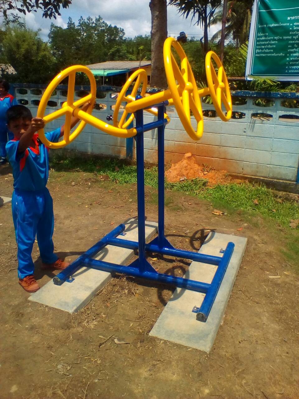 รหัส SM ผลงานติดตั้ง (หมู่5 ต.บางดี จ.ตรัง) เครื่องออกกำลังกายกลางแจ้ง