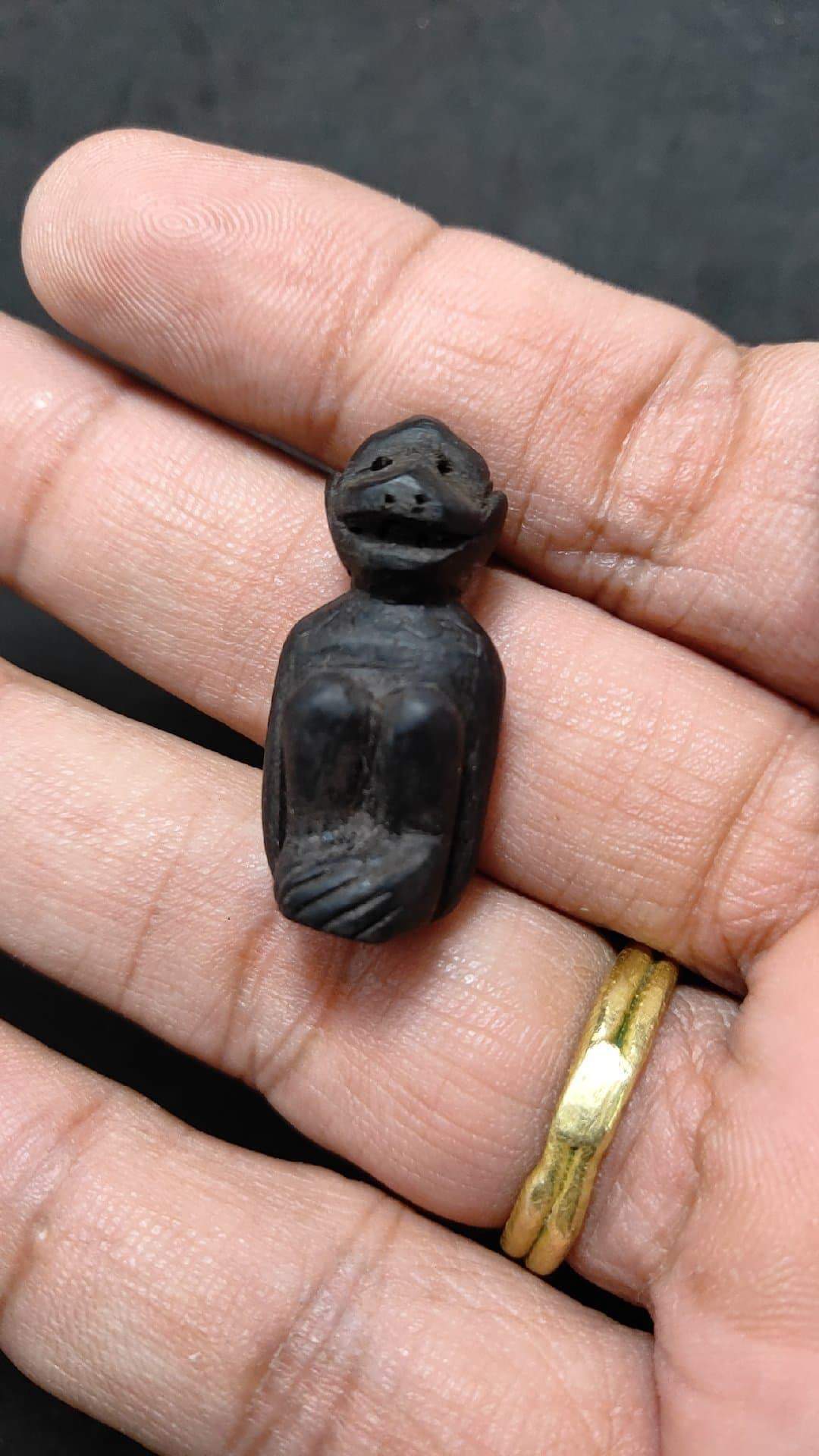 หนุมานเนื้อไม้แกะ(ยุคแรก) มีจาร หลวงพ่อกวย