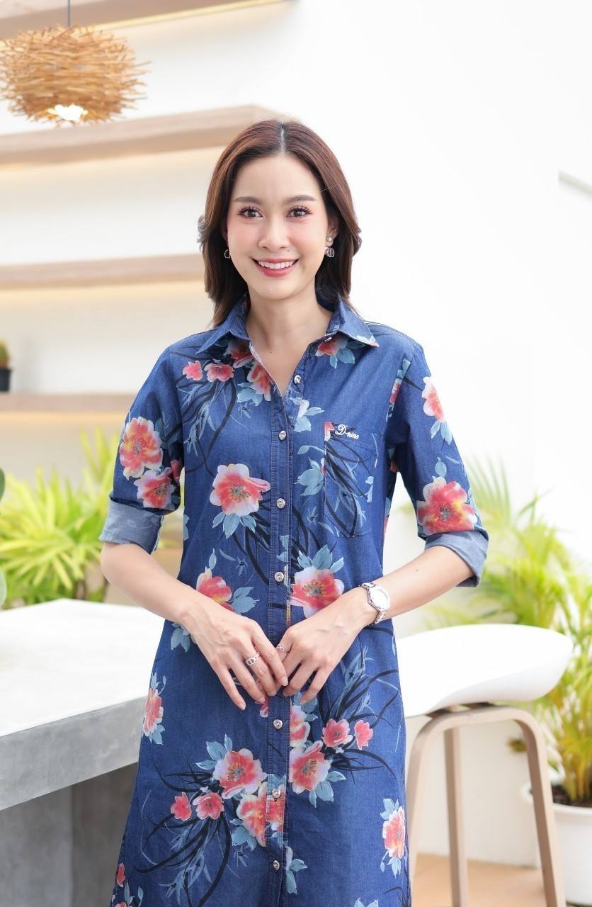 เดรสยีนส์ # 8825 ชุดยีนส์แบบสวยพิมพ์ลายสดใสสวยมาก ผ้ายีนส์ไม่หนา ใส่สบาย แบบสวยใส่ได้หลายโอกาส