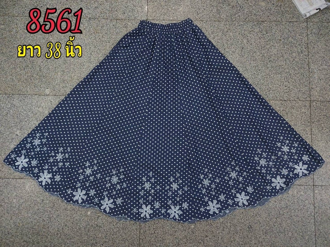 กระโปรงยีนส์ #8561 ขนาดฟรีไซส์ พิมพ์ลายจุดปักลายดอกไม้สวยหรู แบบสวยใส่ได้หลายโอกาส