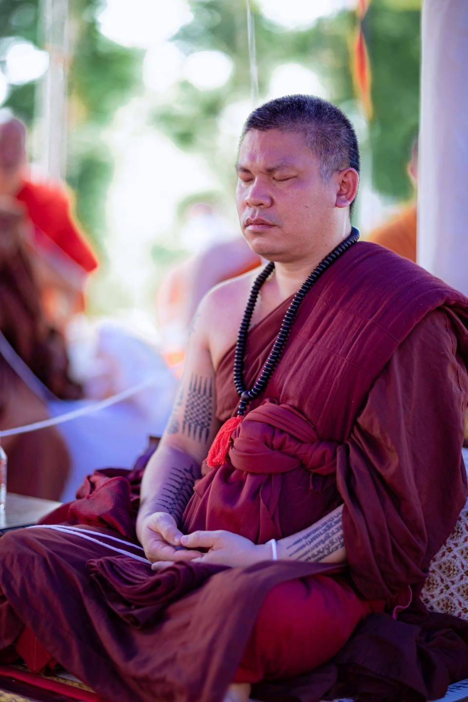 รูปเหมือนหลวงปู่ดู่ พรหมปัญโญ no.223 หน้าตัก 3 นิ้ว อิริยาบถเจริญพระกรรมฐาน