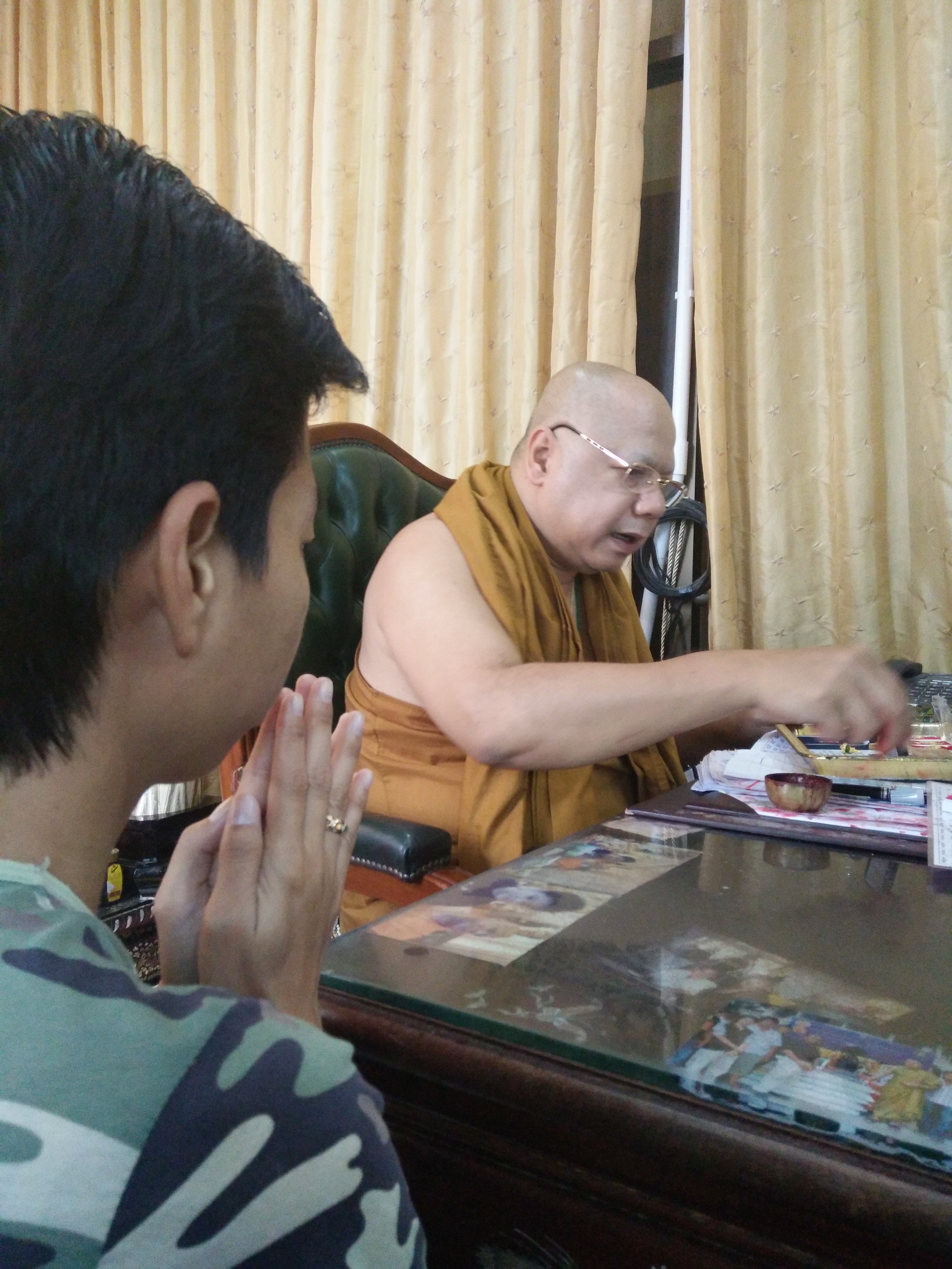 ครุฑกะไหล่ทองพิมพ์ใหญ่ เสกและเจิมแดงซ้ำ