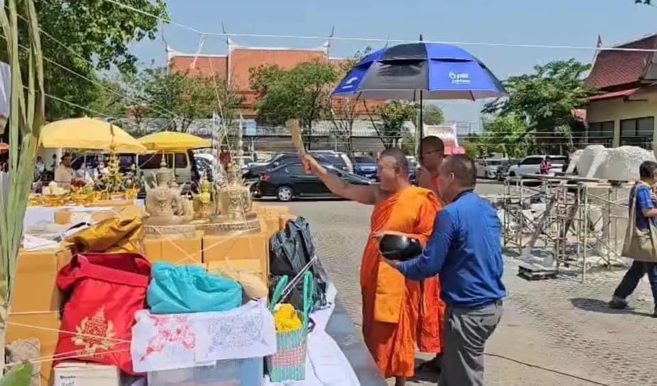 พระกริ่งดาวห้าดวง นวะแก่เงิน (มีเนื้อเกินหลายจุด) ลพ.เล็ก วัดท่าขนุน ลพ.บ๊ะ พุทธาภิเษก