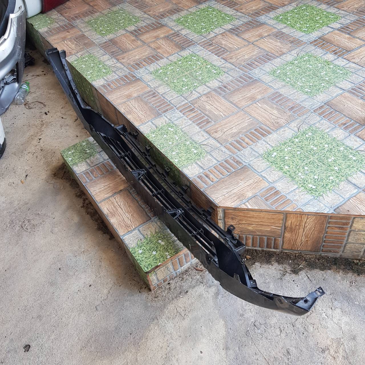 กระจังหน้าสีดำเงา BYD SEAL ปี 2023(มือสอง)