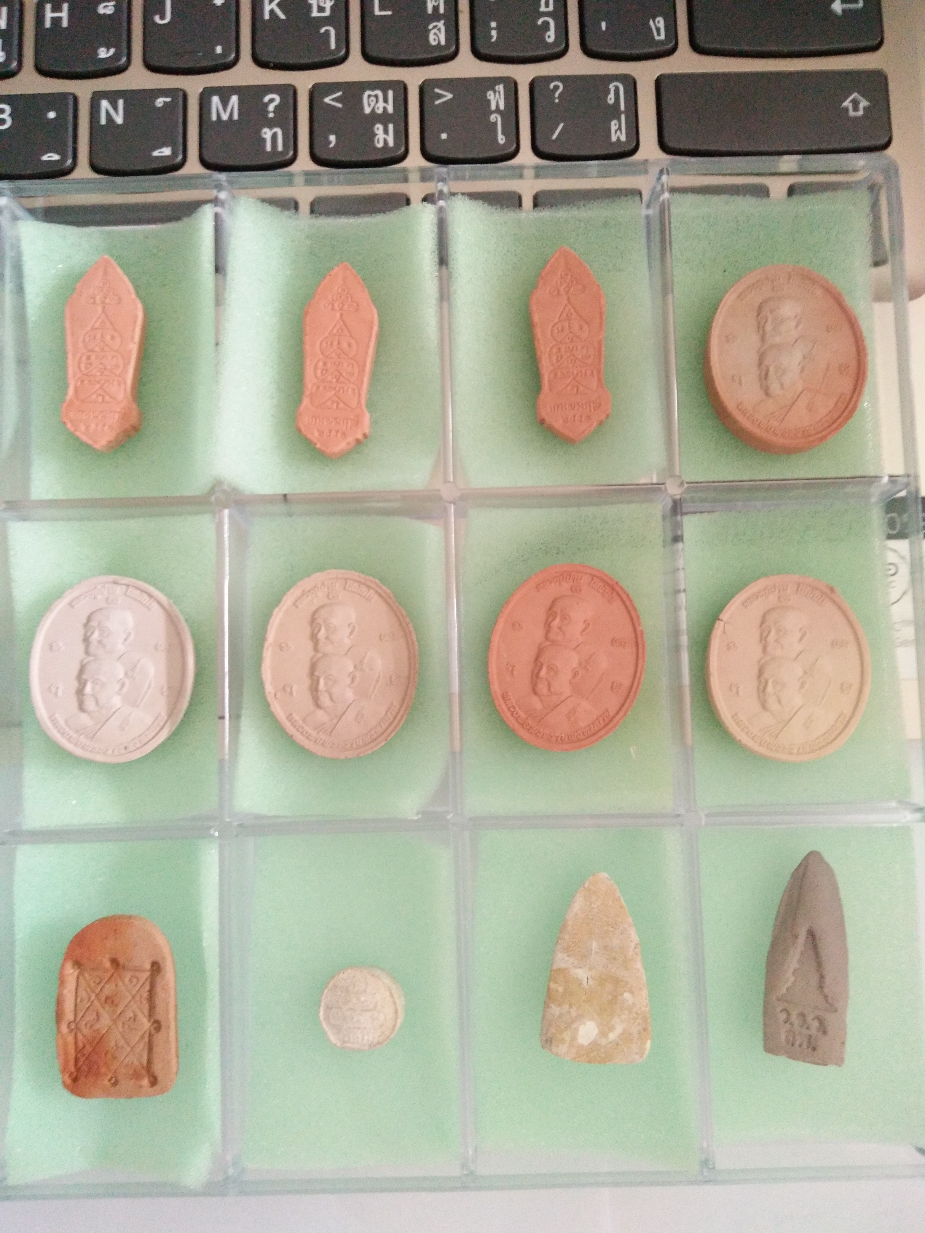 รายการพระเนื้อดิน วัดท่าขนุน และไม่ทราบที่ (ทางร้านนำรายได้ส่วนหนึ่งไปทำบุญตามอัธยาศัย)