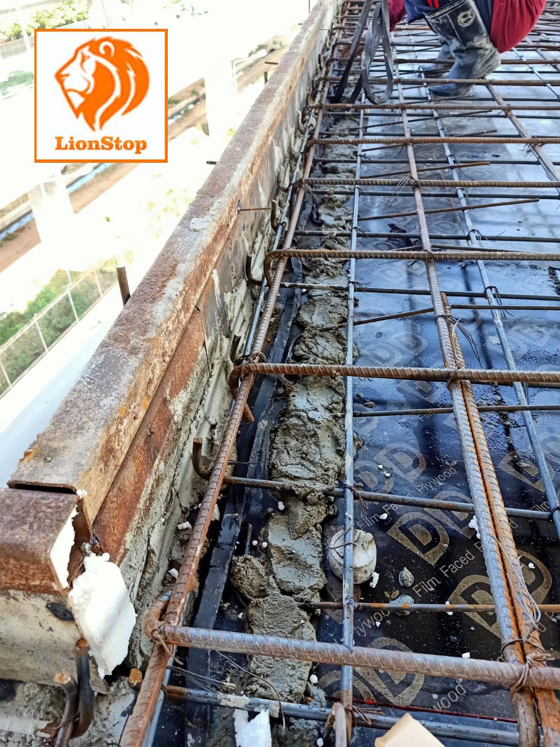 PVC วอเตอร์สต๊อป LIONSWELL V2025 ยางบวมน้ำ (5 เมตร)