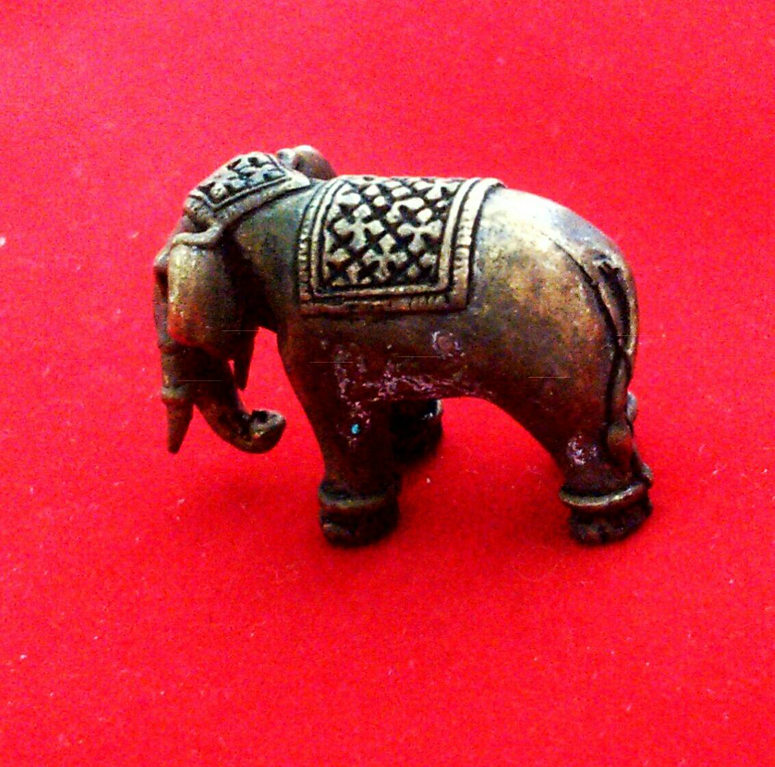 พญาช้างปู้ก่ำงาเขียว (พระอาจารย์เล็กร่วมเสก) วัดพระพุทธบาทถ้ำป่าไผ่